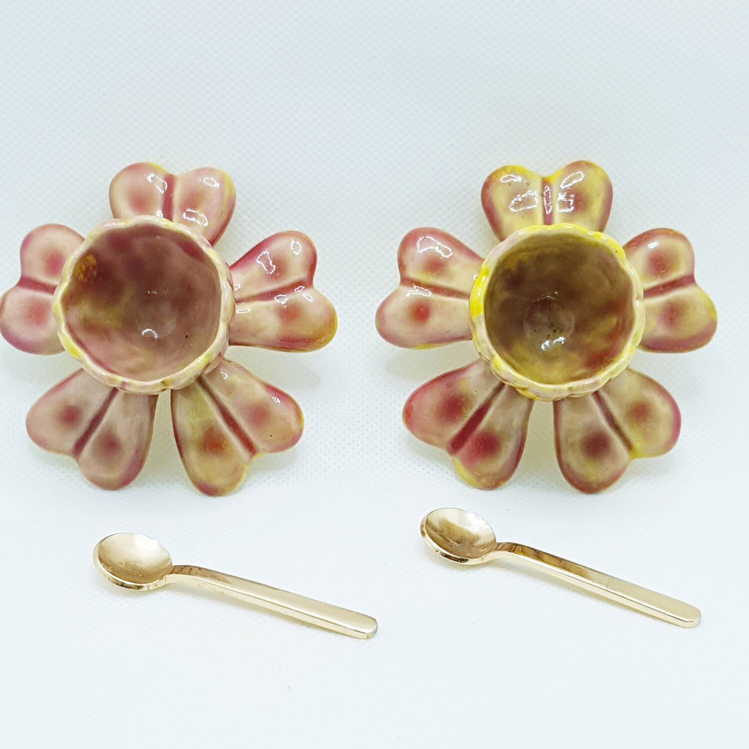 Salières fleurs en métal émaillé