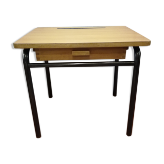 Child formica desk