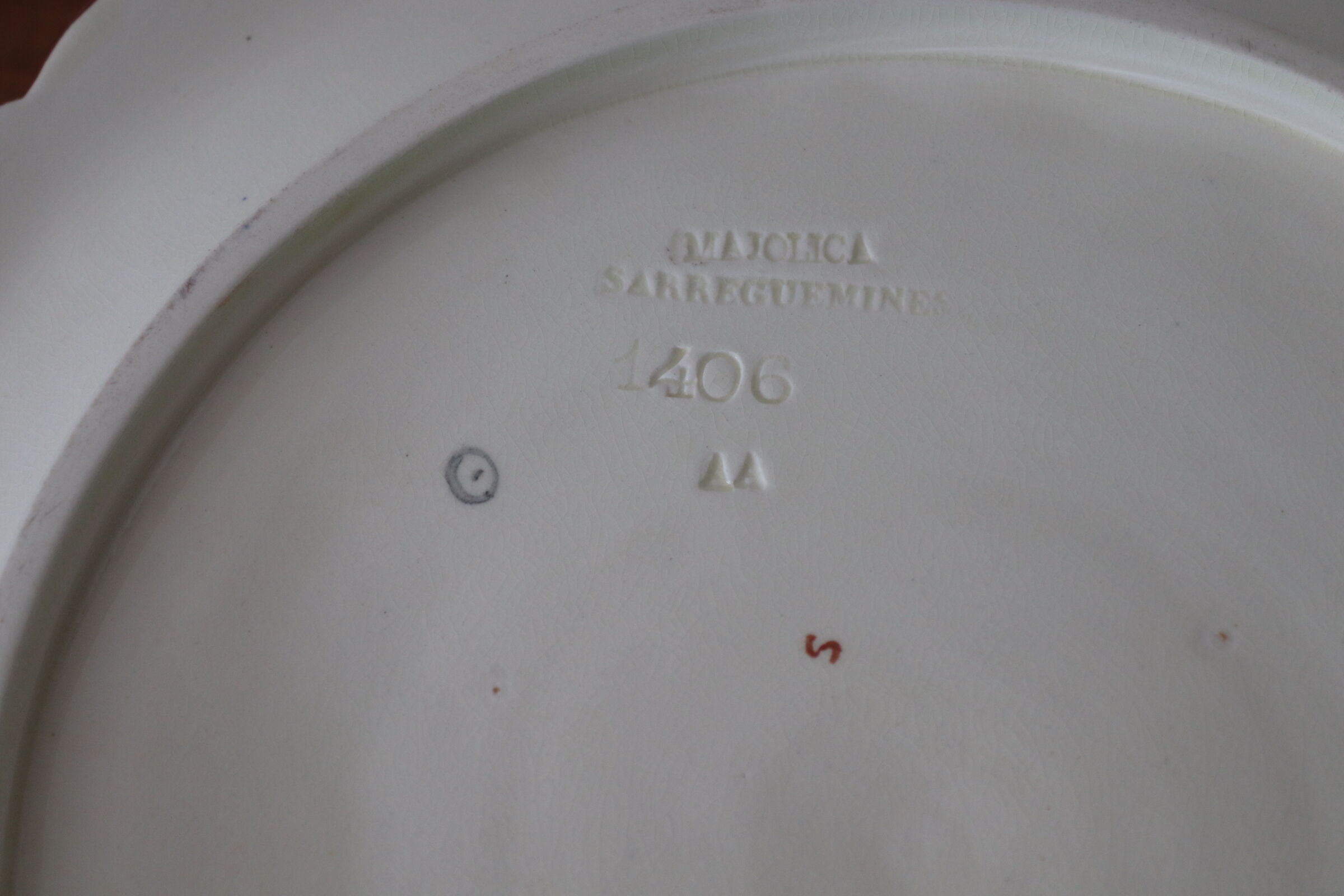 Majorca slip pie serving dish