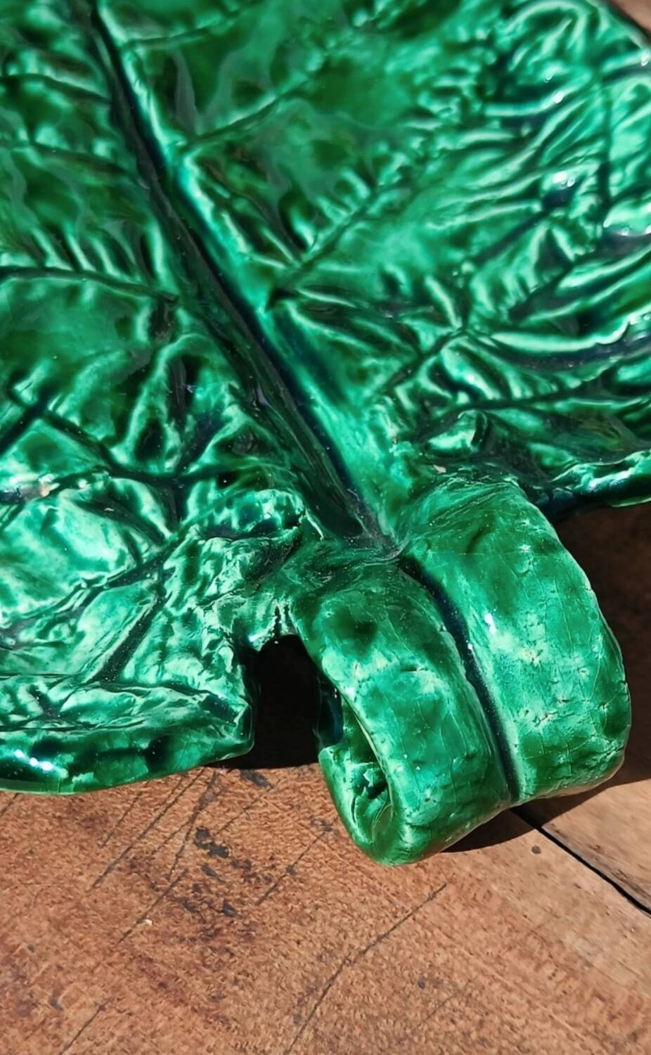 Green leaf slip clay