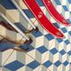 Paire de skis enfant vintage avec bâtons