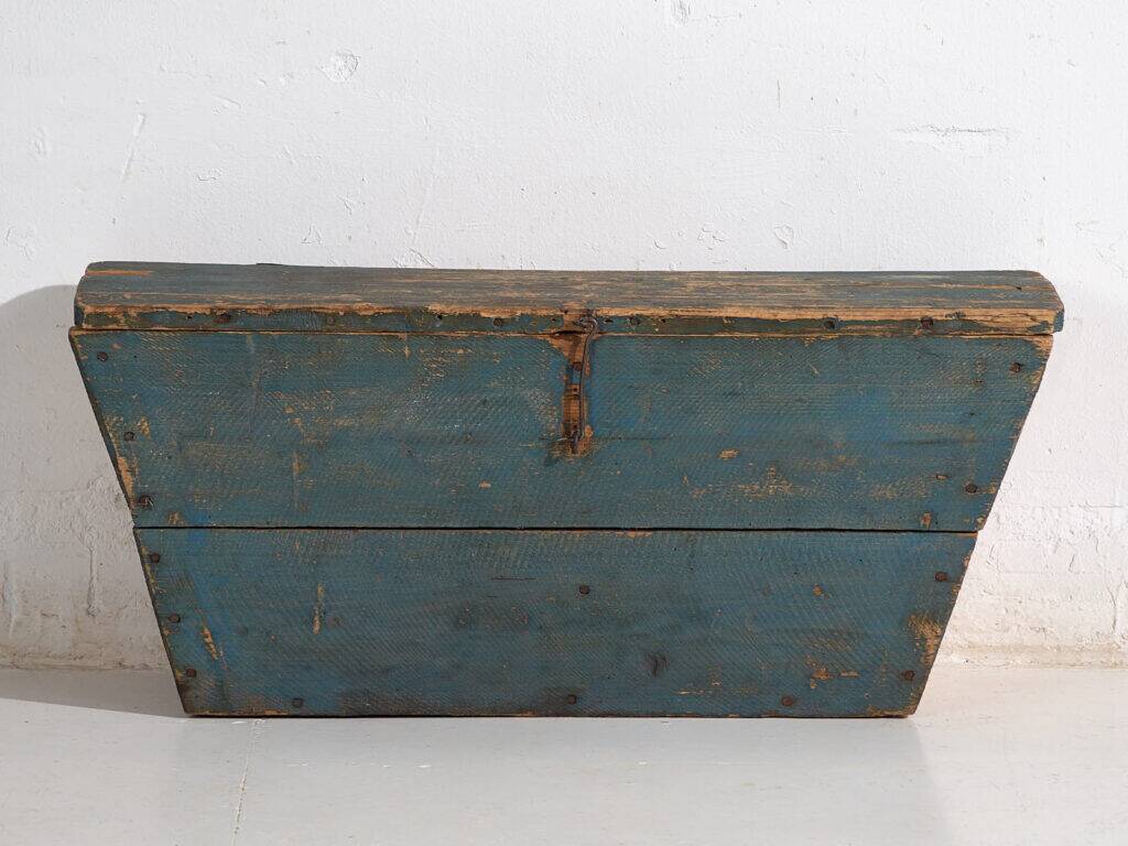 Old storage trunk (c.1920) #112