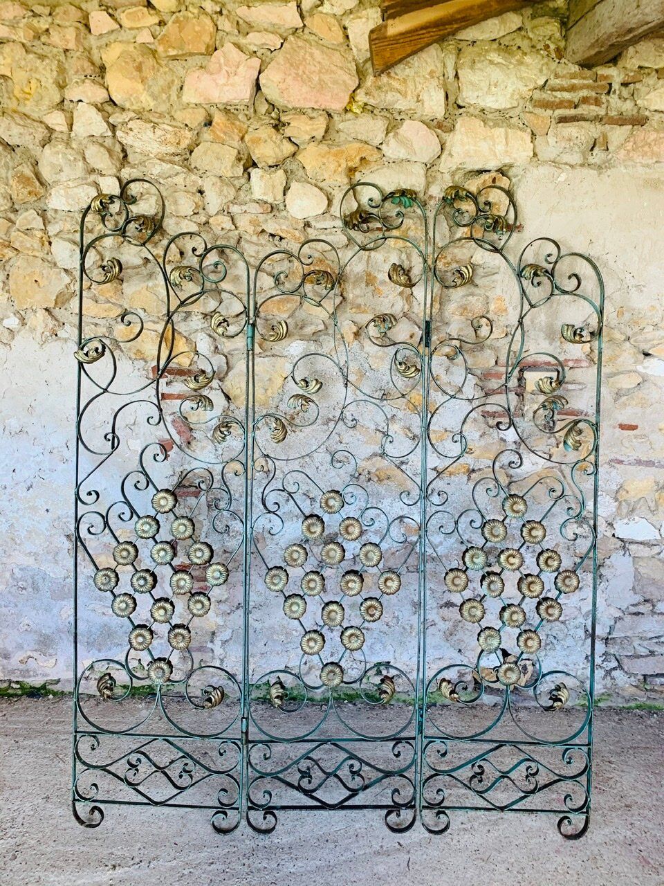 Screen, Art Deco wrought iron with floral decorations circa 30's
