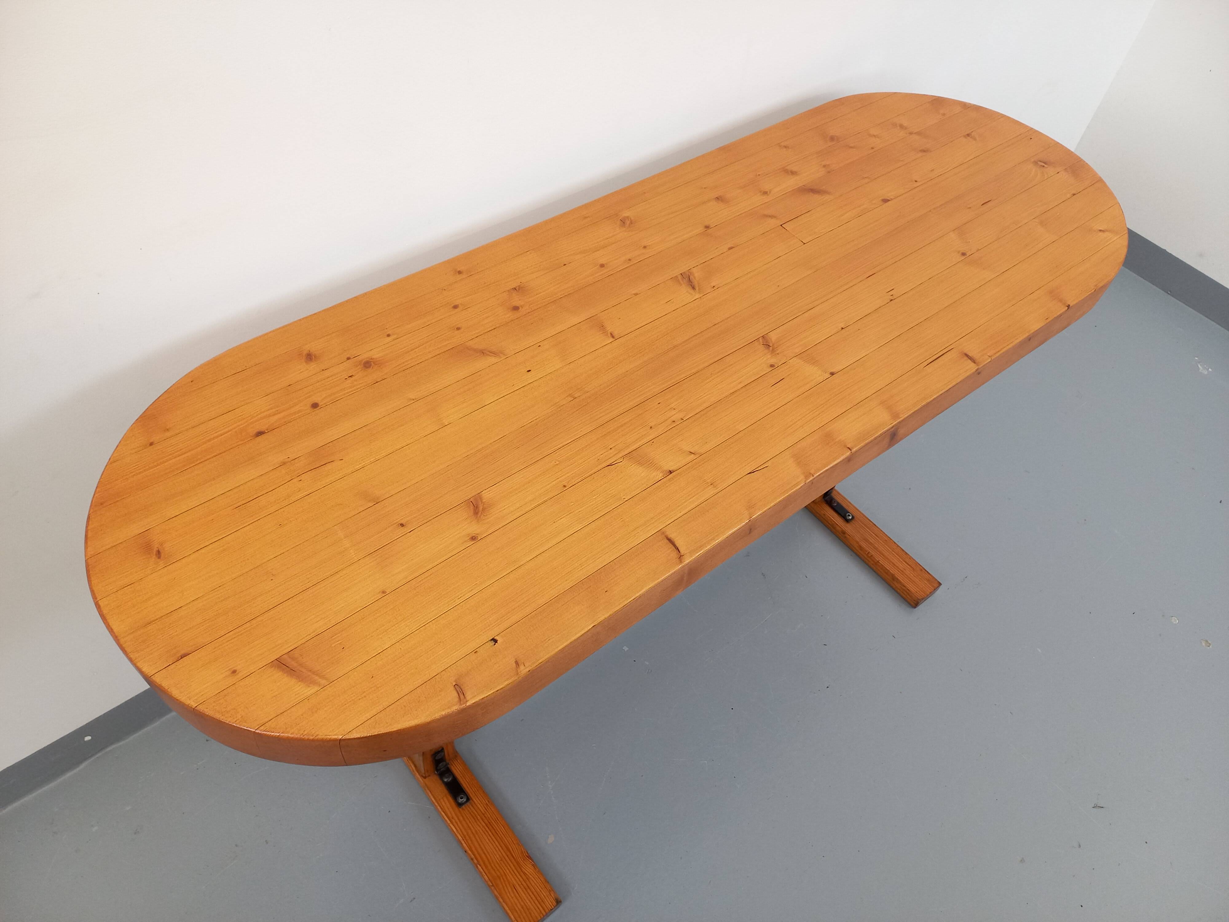 Oval table / vintage pine console from the 60s 70s
