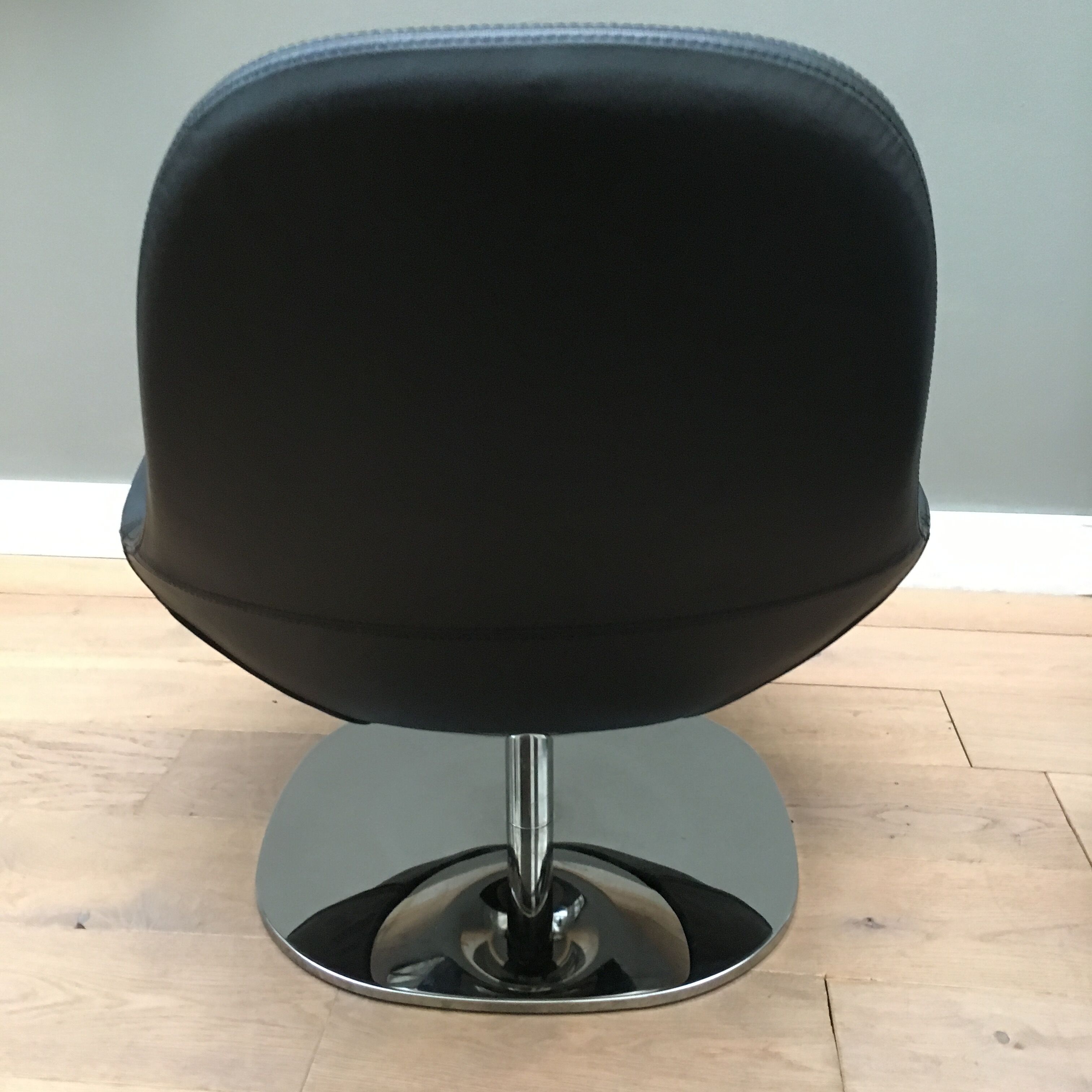 Fauteuil Egg Tirup de Carl Öjerstam pour IKEA Selency