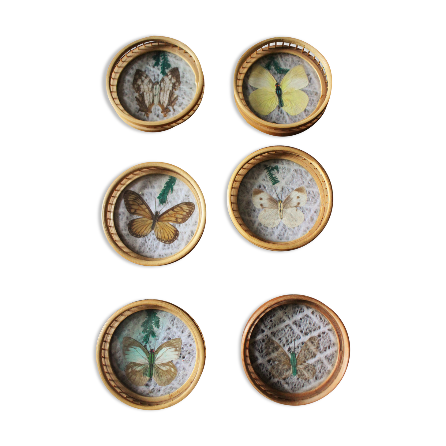 Un lot de 6 dessous de verre ronds bambou vintage papillons