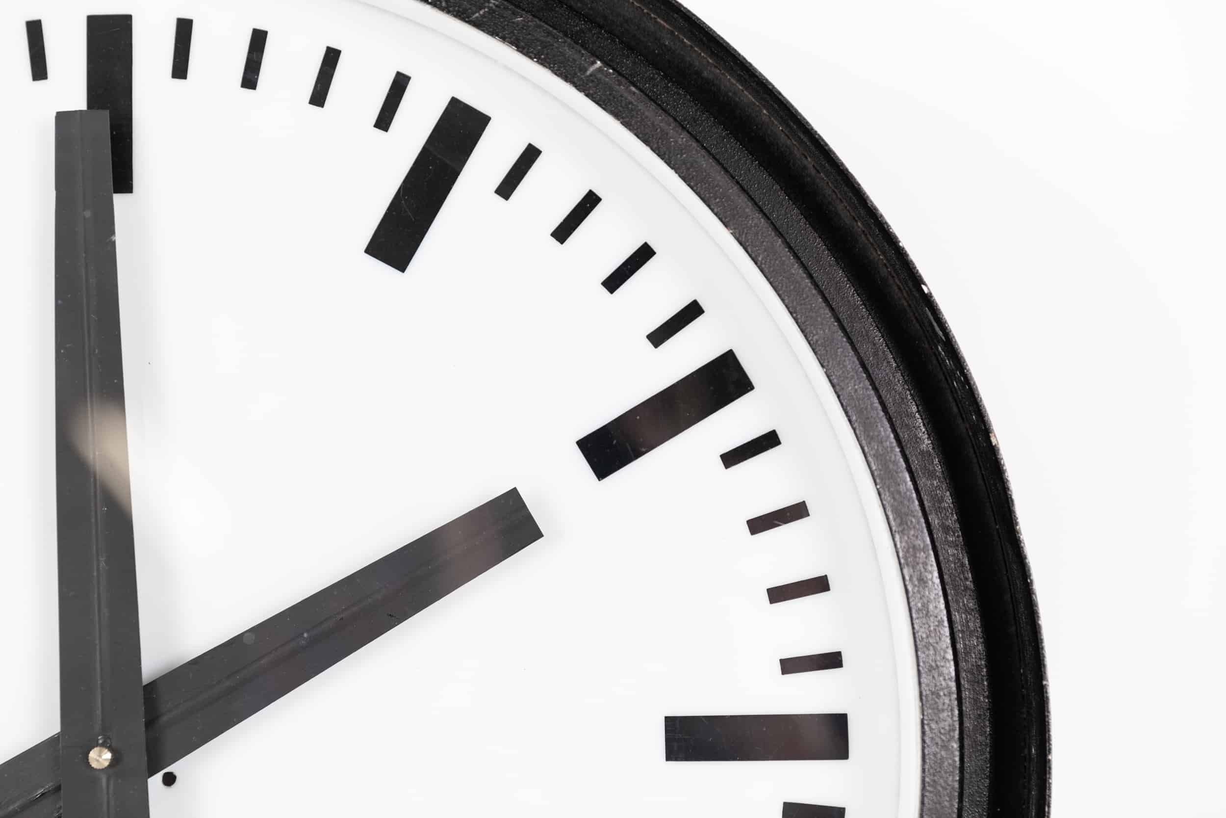 18" Illuminated Gents of Leicester Station Clock