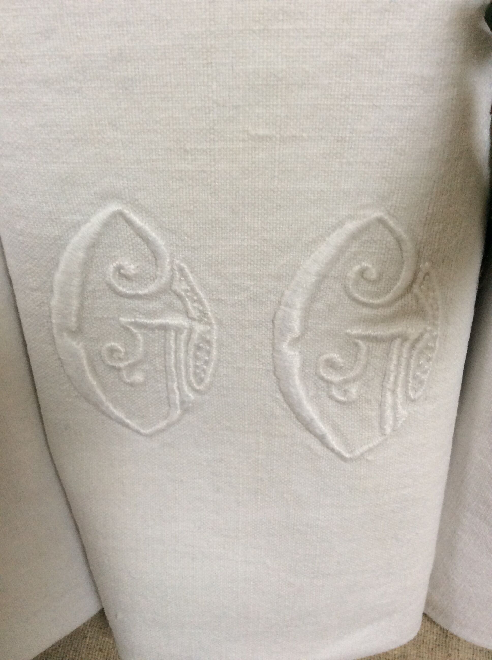 Lot of 6 embroidered towels and monogrammed