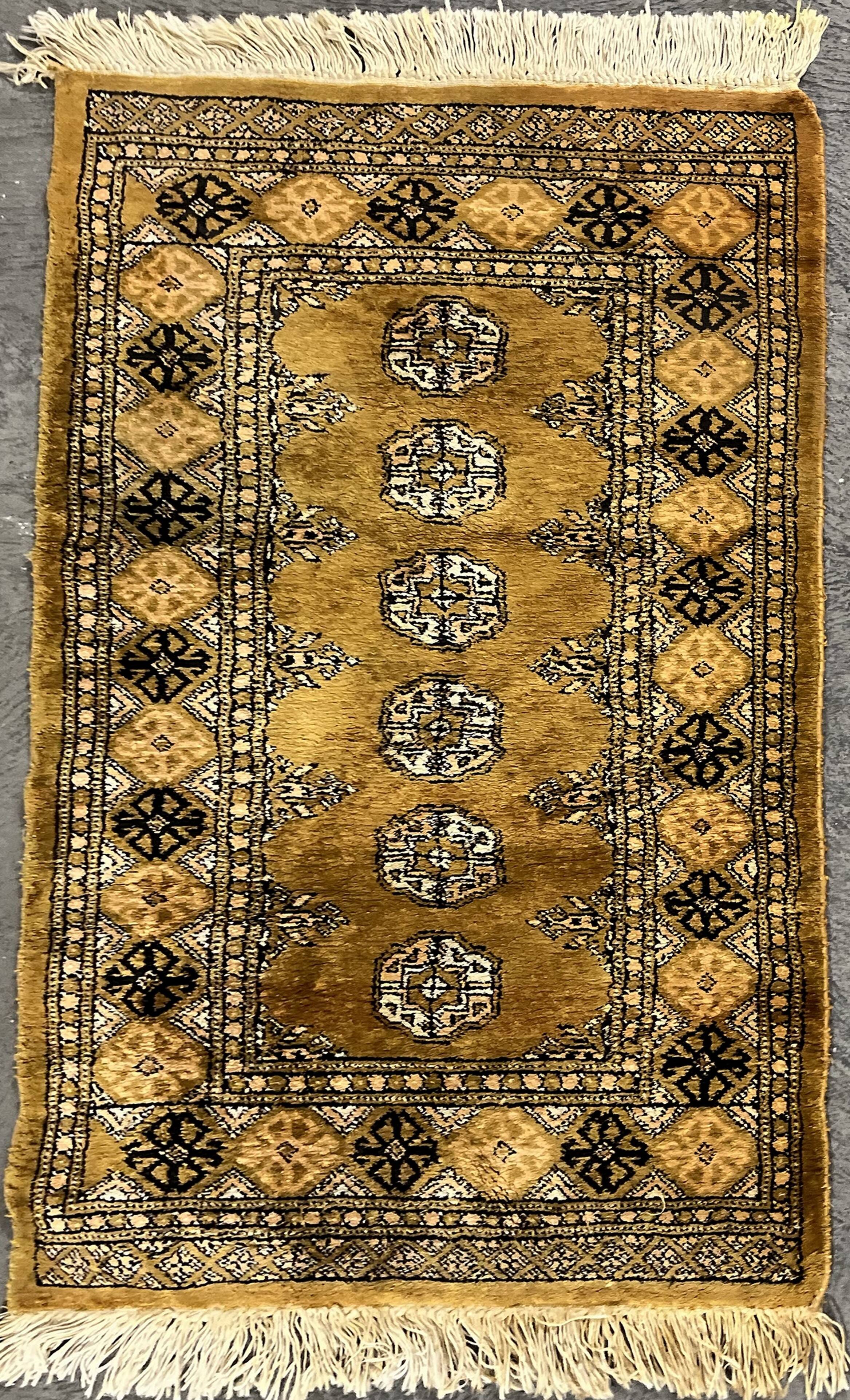 Oriental rug Pakistan - Dimensions: 1.00 X 0.60 cm - Handmade. Quality: SILK