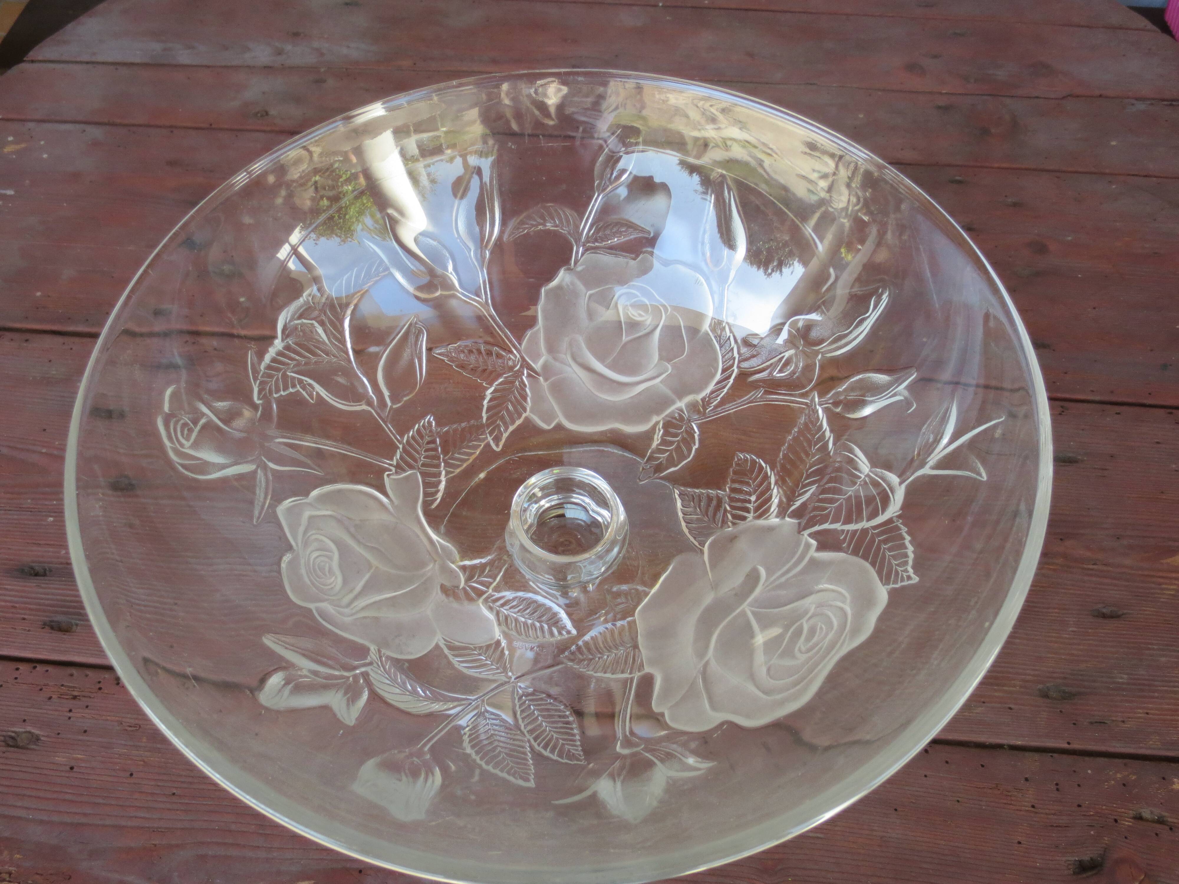 opalescent glass/crystal bowl on a stand
