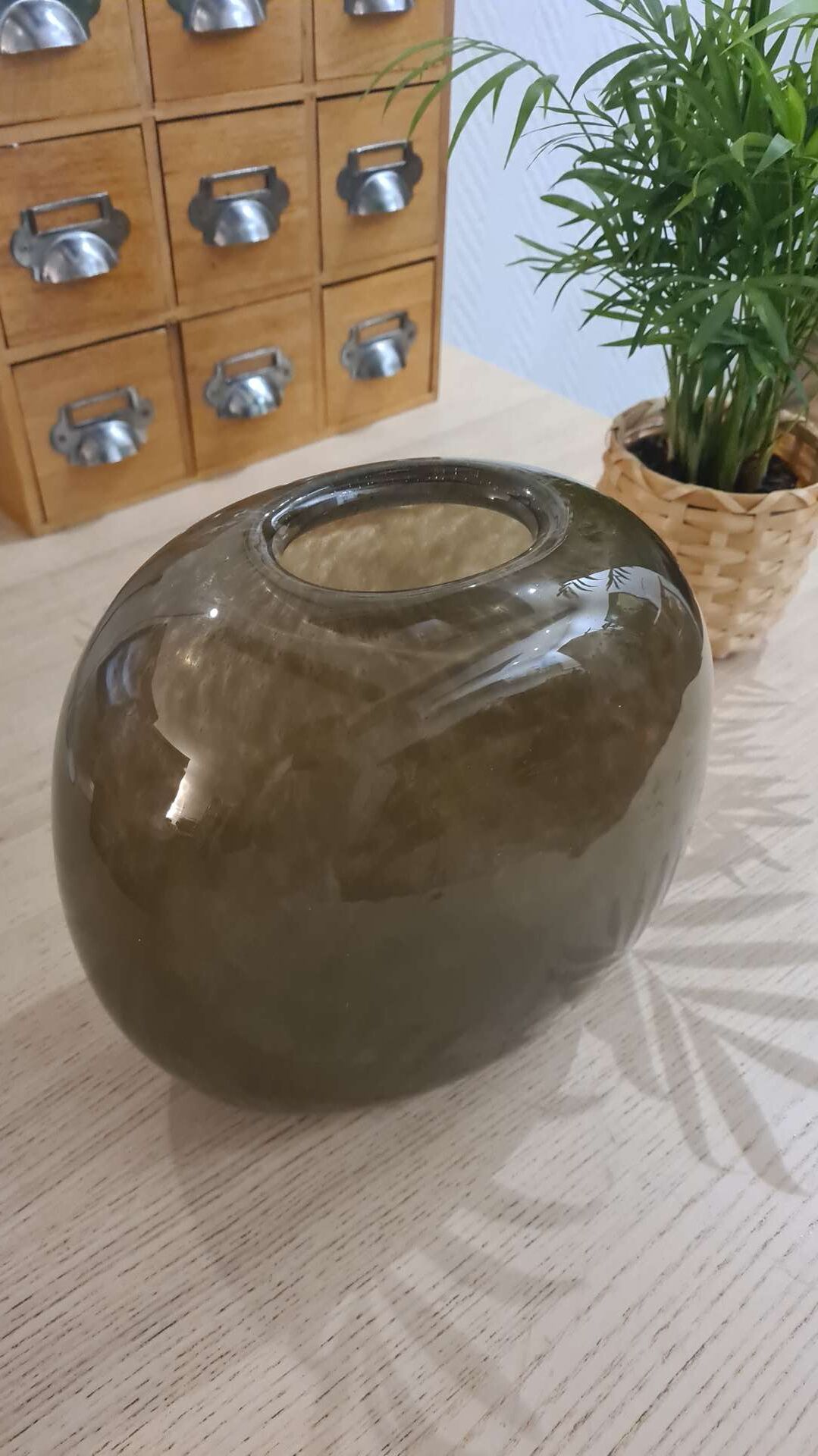 Luxury vase - signature Henry Dean 1980