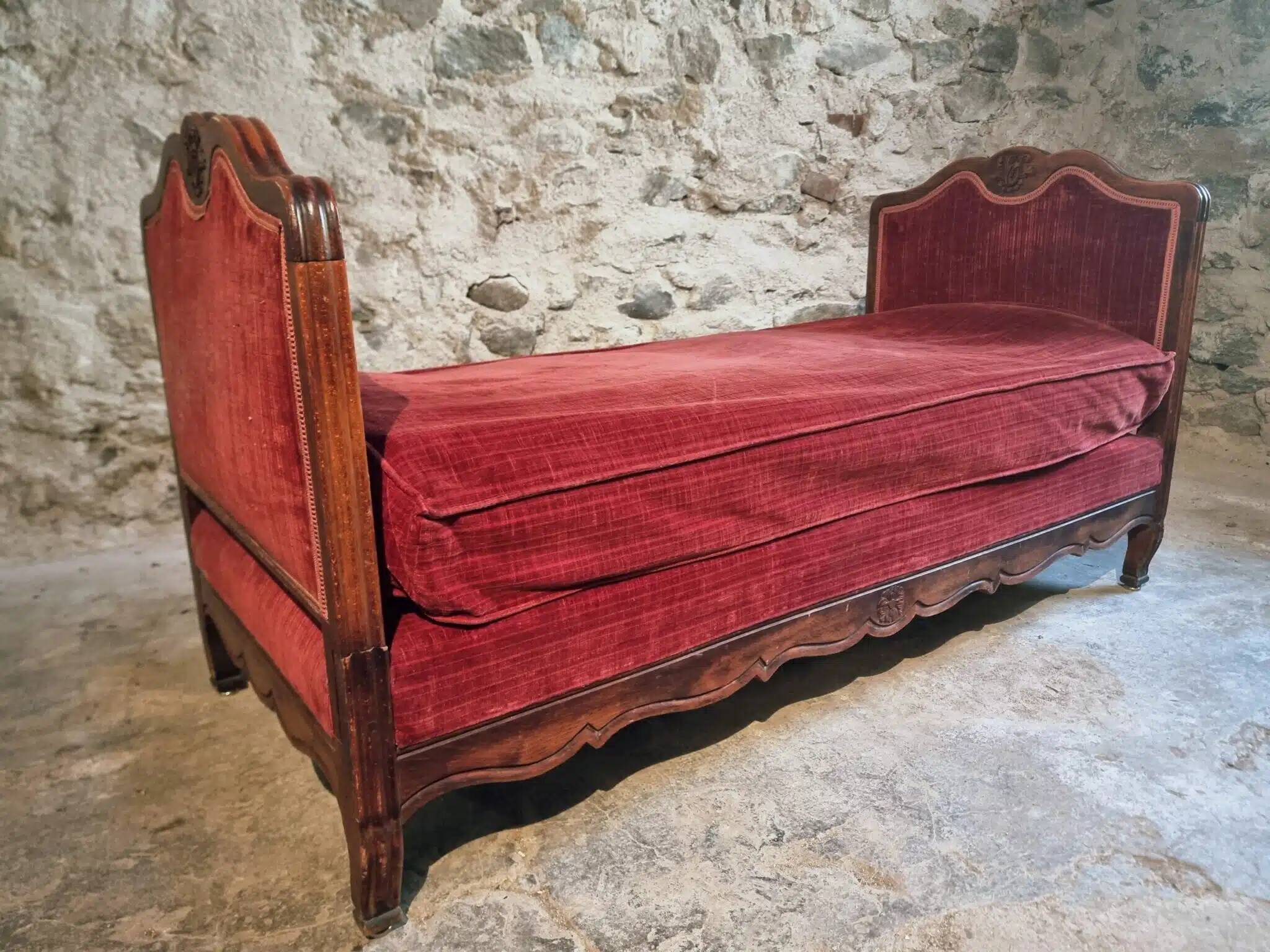 Antique French Louis XV style daybed – single bed – adjustable leg – beech frame – circa 1880–1920