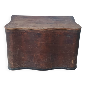 Ancien coffre en pin