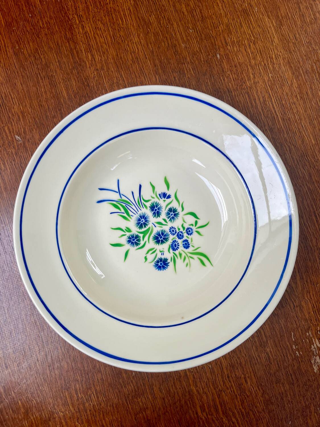 Antique shallow dish in Badonviller earthenware.