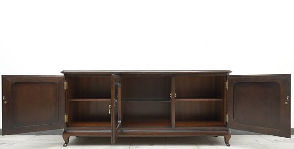 Bibliothèque ancienne des années 40. Après rénovation professionnelle.