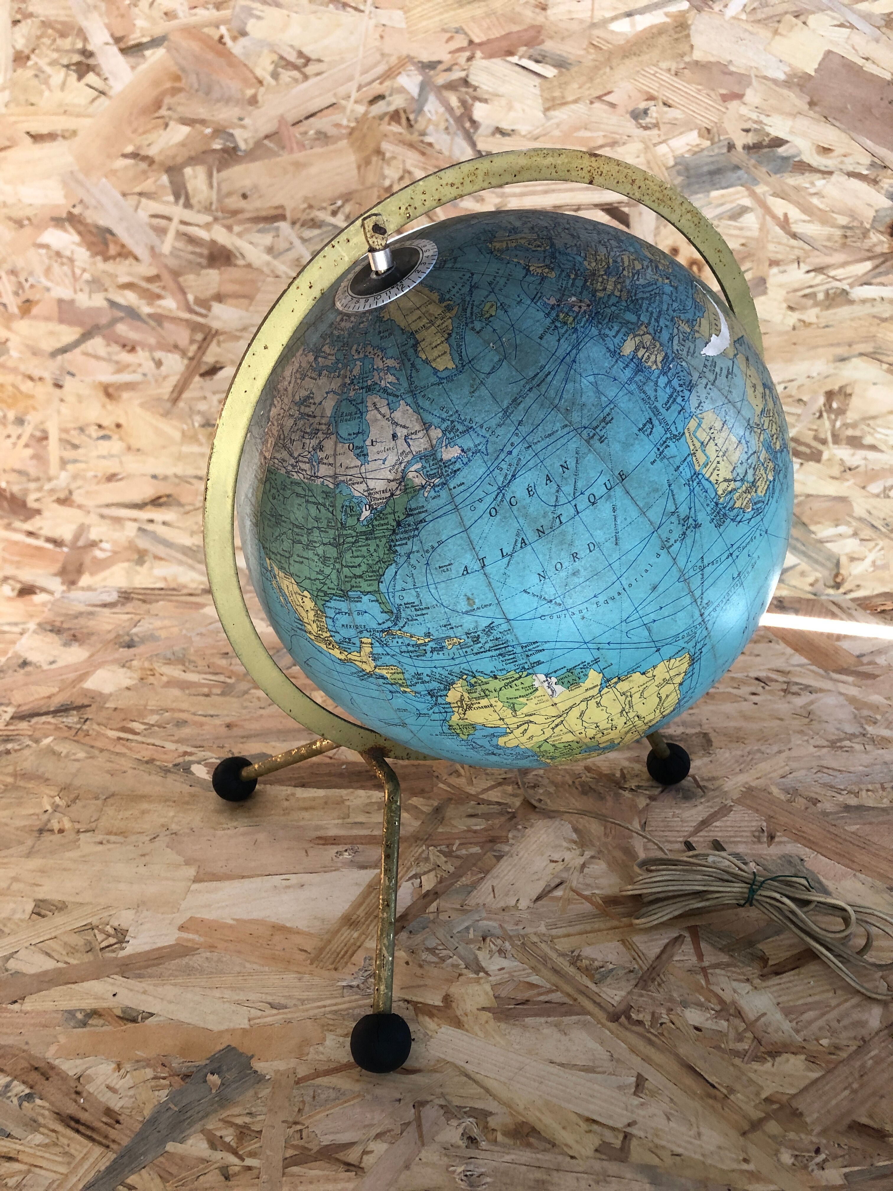 Old glass globe world map 1963