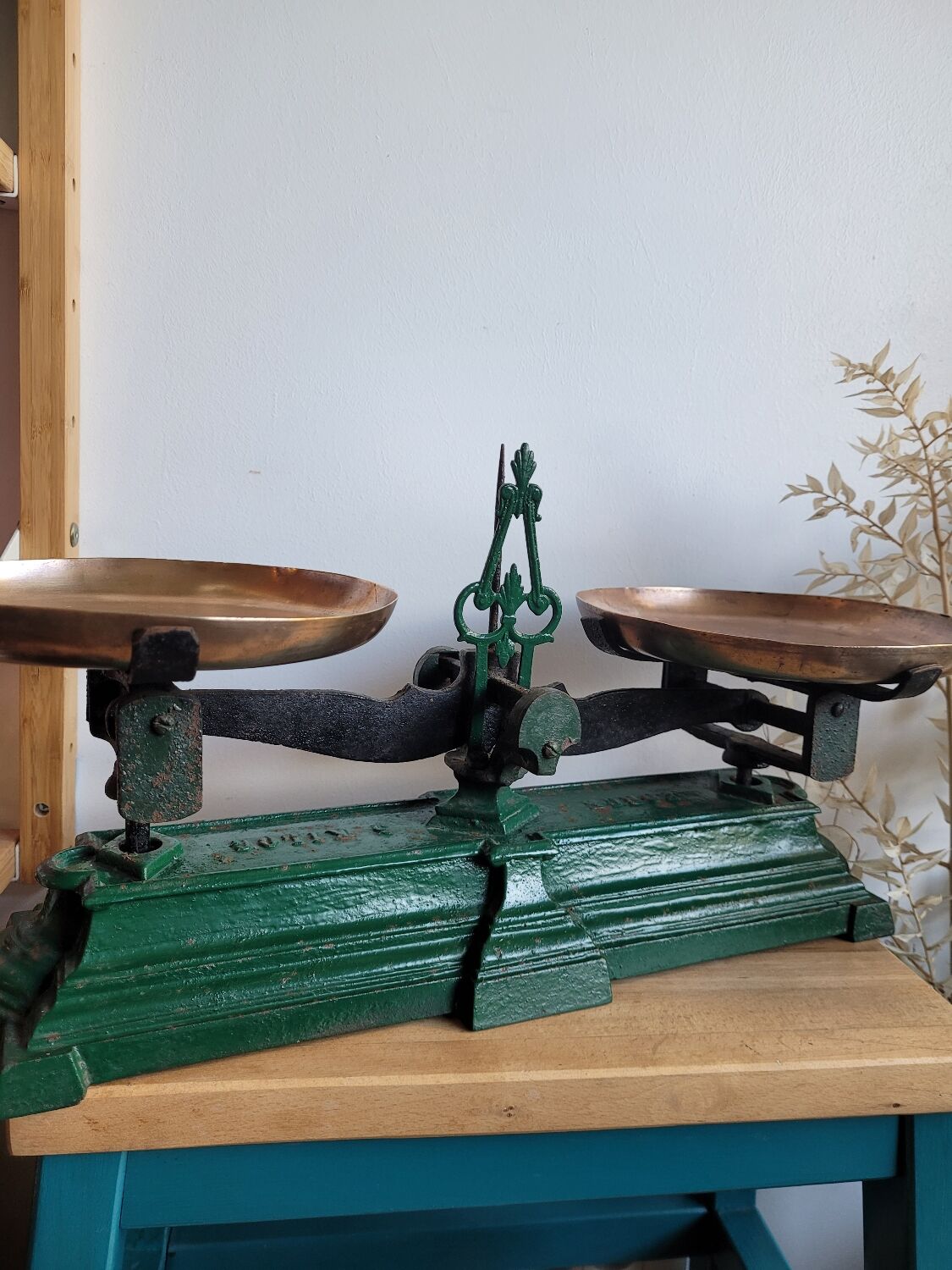 Cast iron scales and copper trays