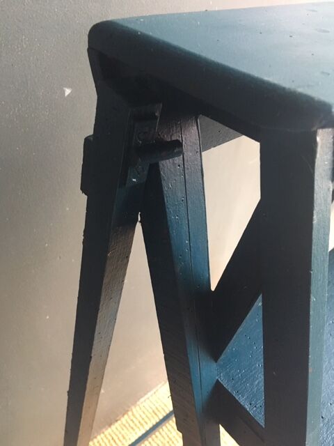 Deco library stepladder