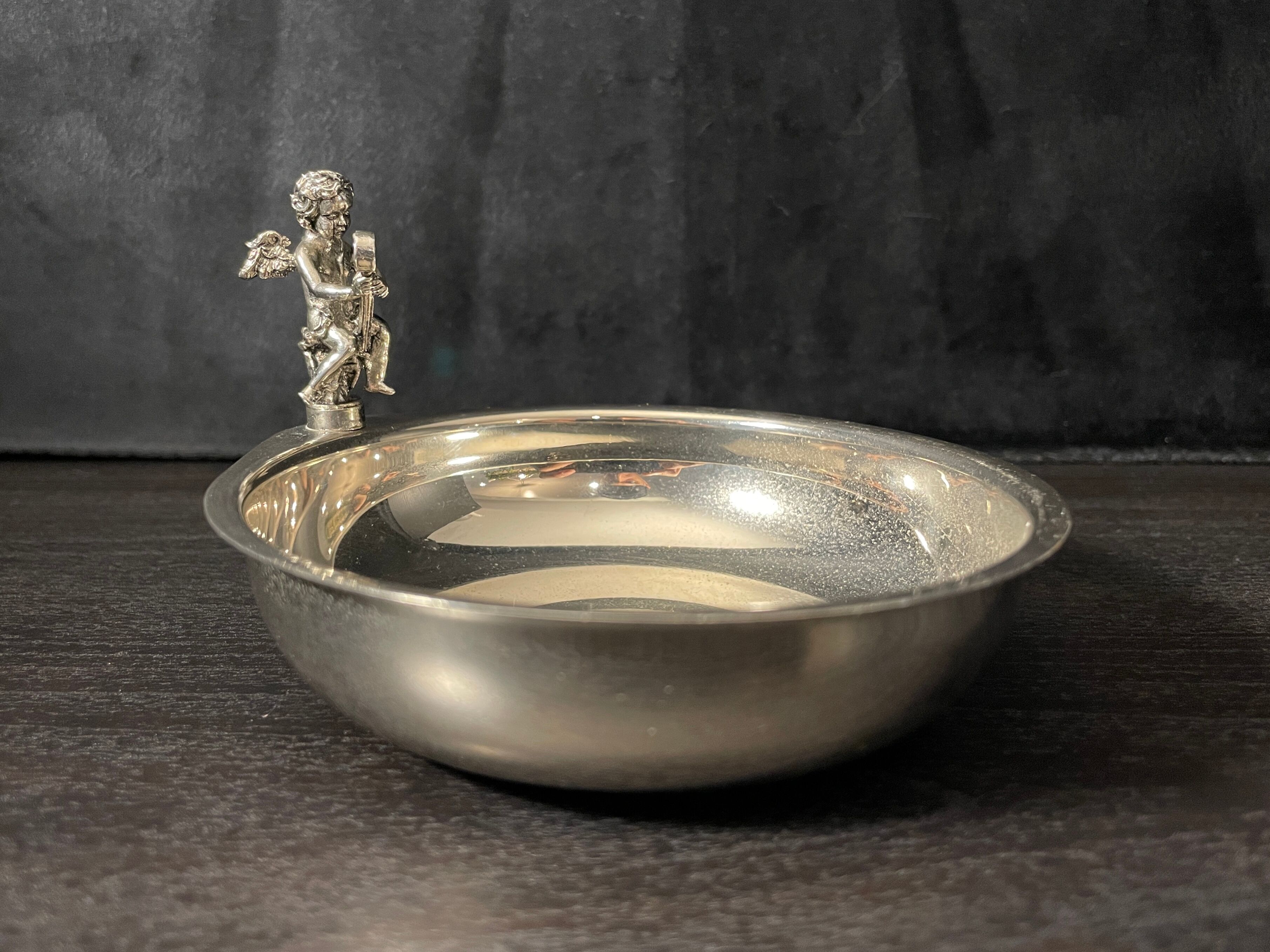 Angel pocket emptier