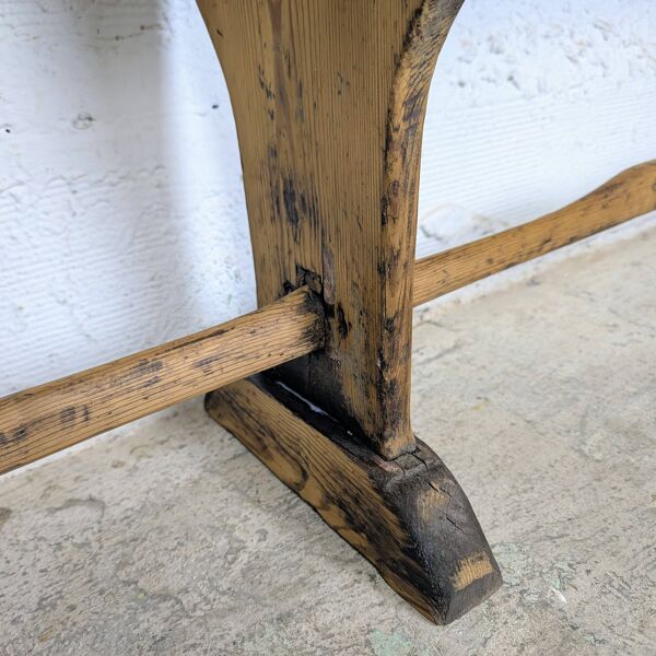 Banc de ferme ancien en bois brut