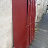 Ancien vestiaire d'atelier métallique