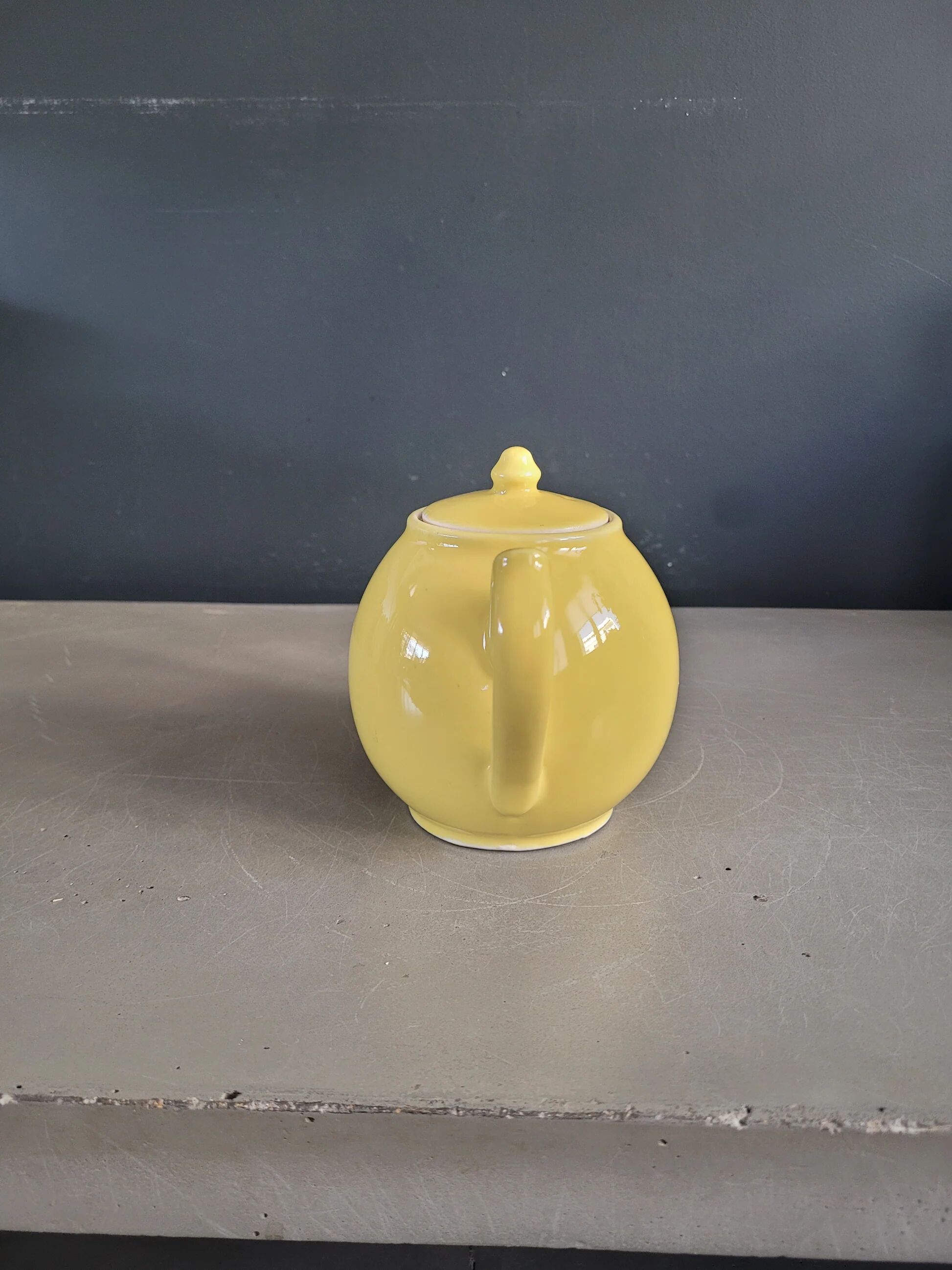 Old yellow porcelain teapot - 0.7L - Ref 890