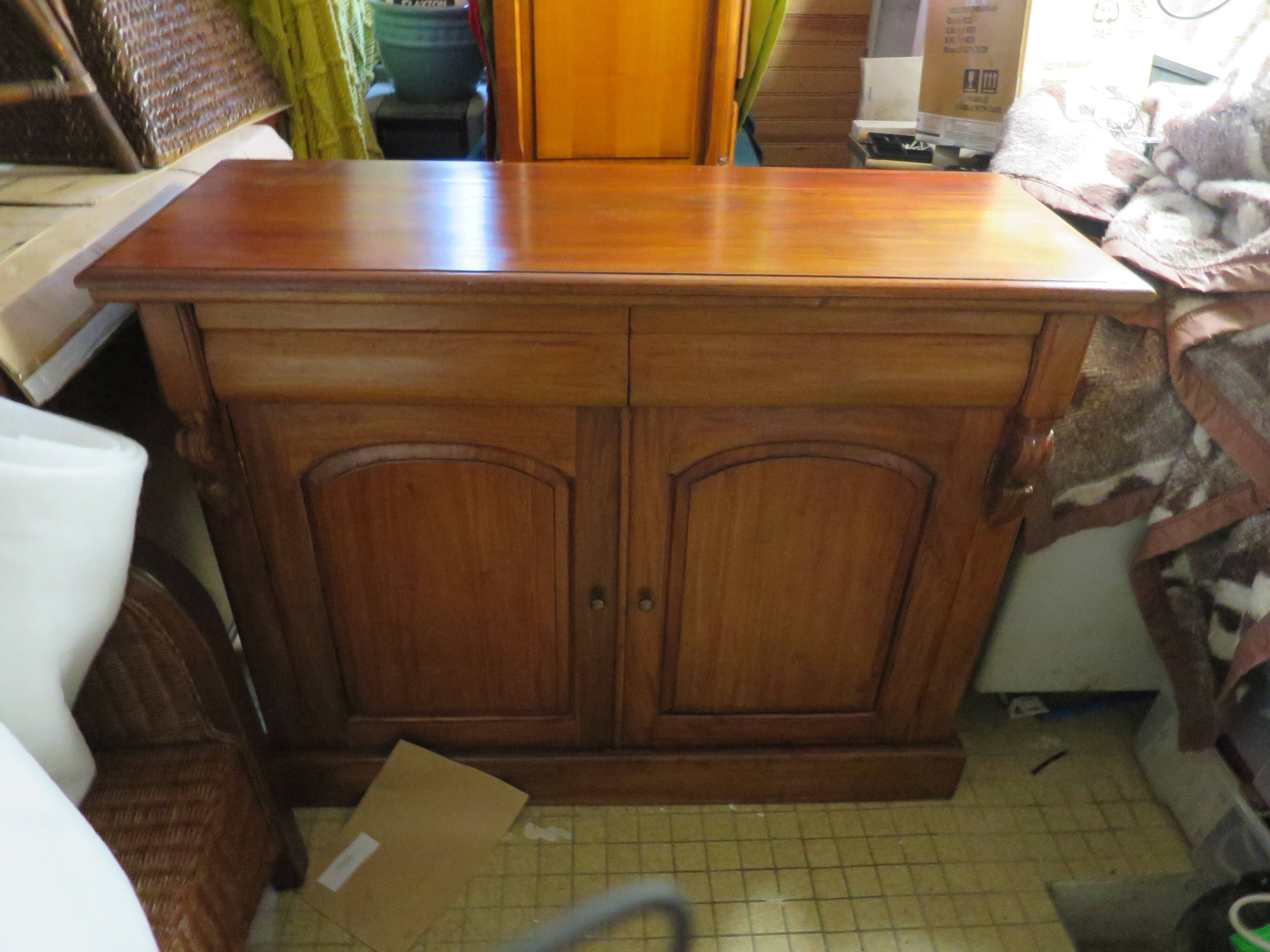 Rare mahogany buffet 2 doors-2 drawers - English style - Sideboard -Kareen Mausfield