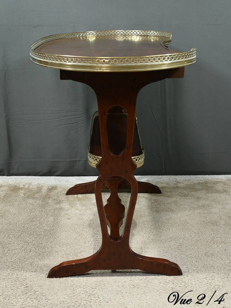 Kidney Table in Speckled Mahogany, stamped “L'escalier de Cristal” – Late 19th Century