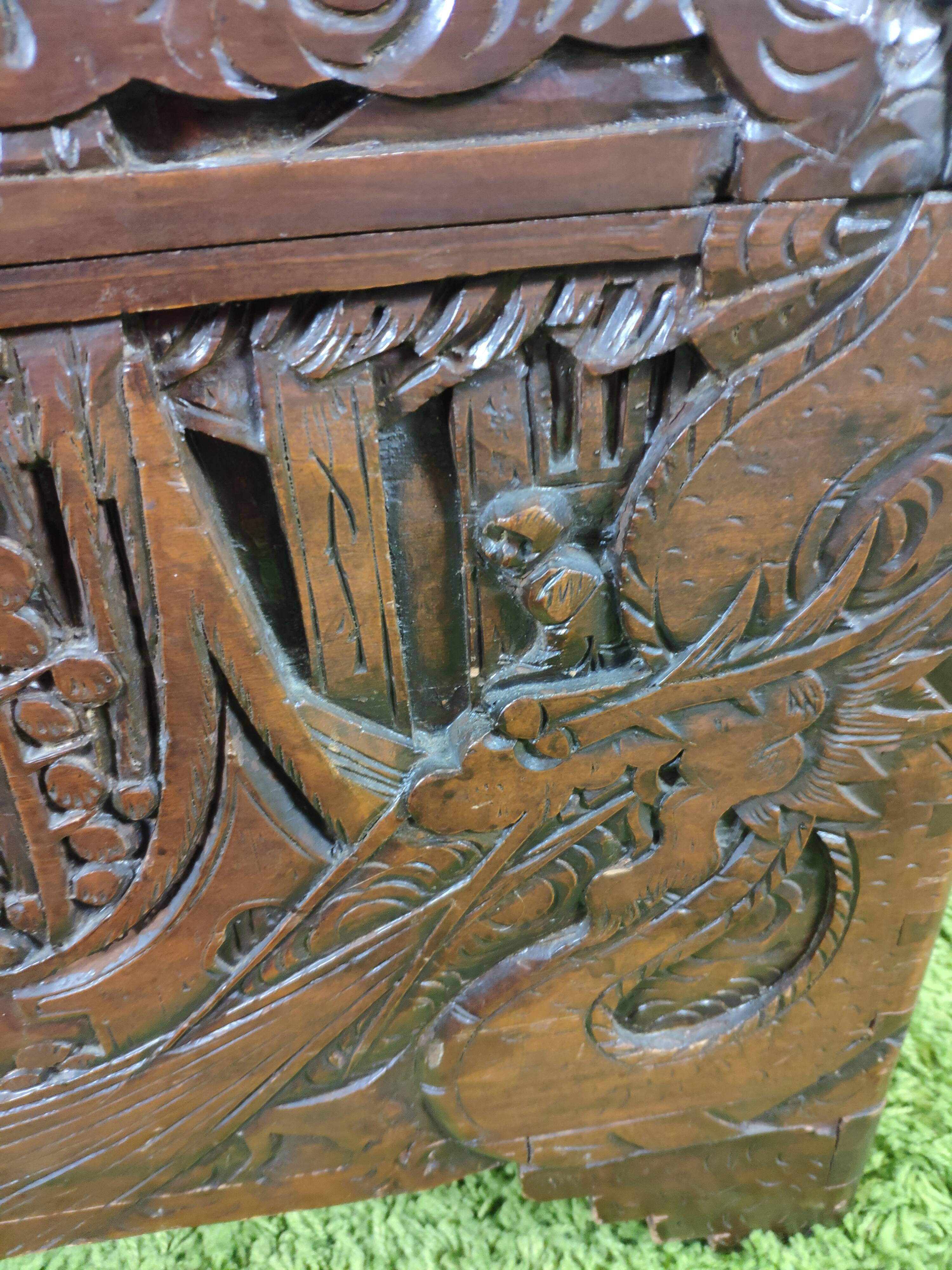 Asian-style travel trunk