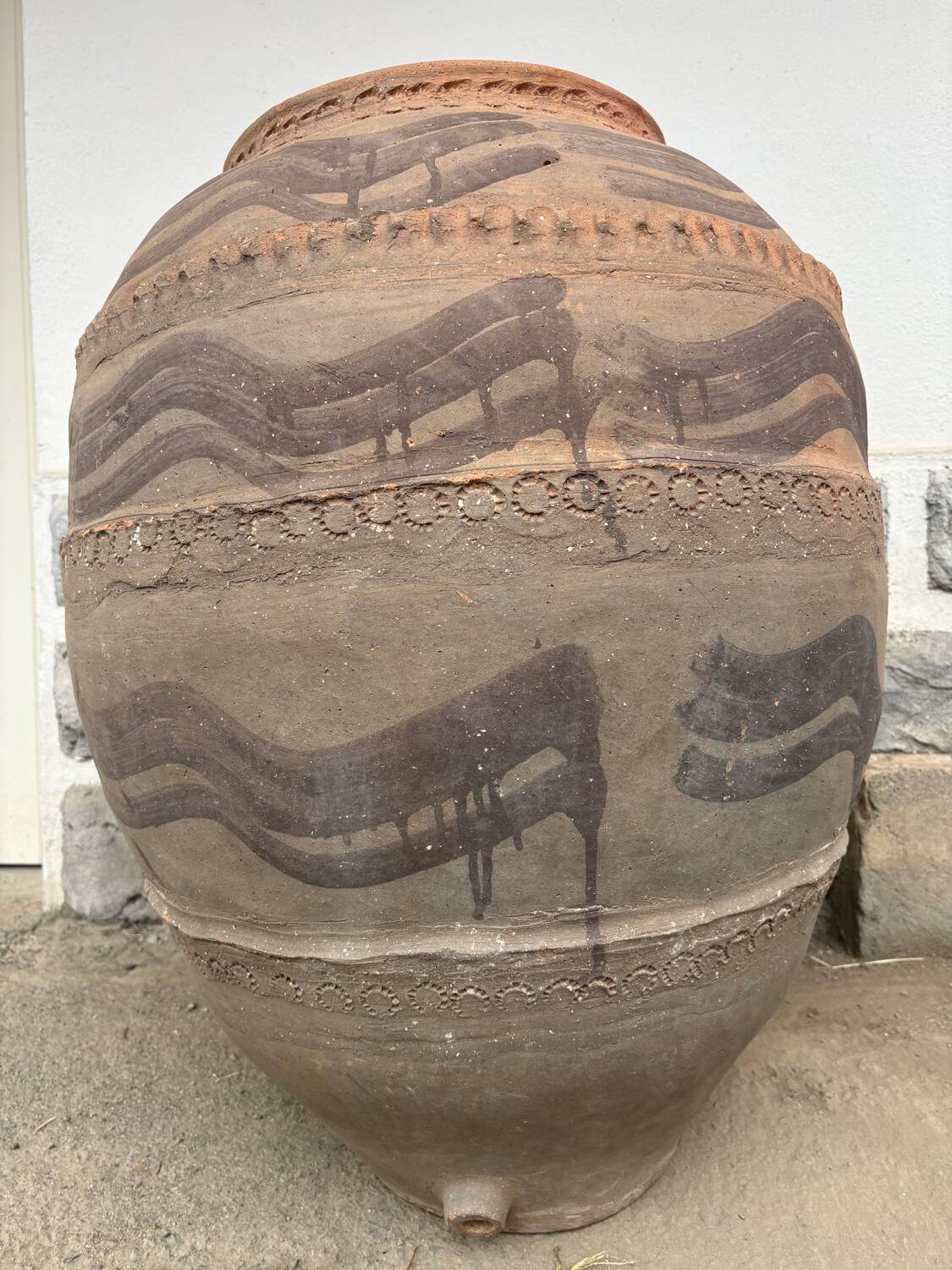 Spanish oil jar, Tinaja, 18th century.