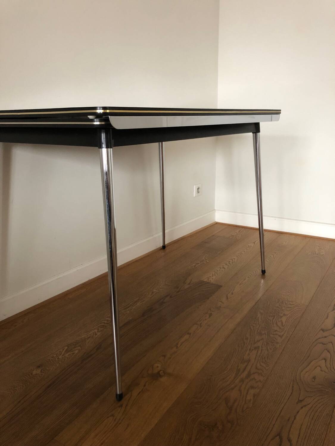 Extendable table