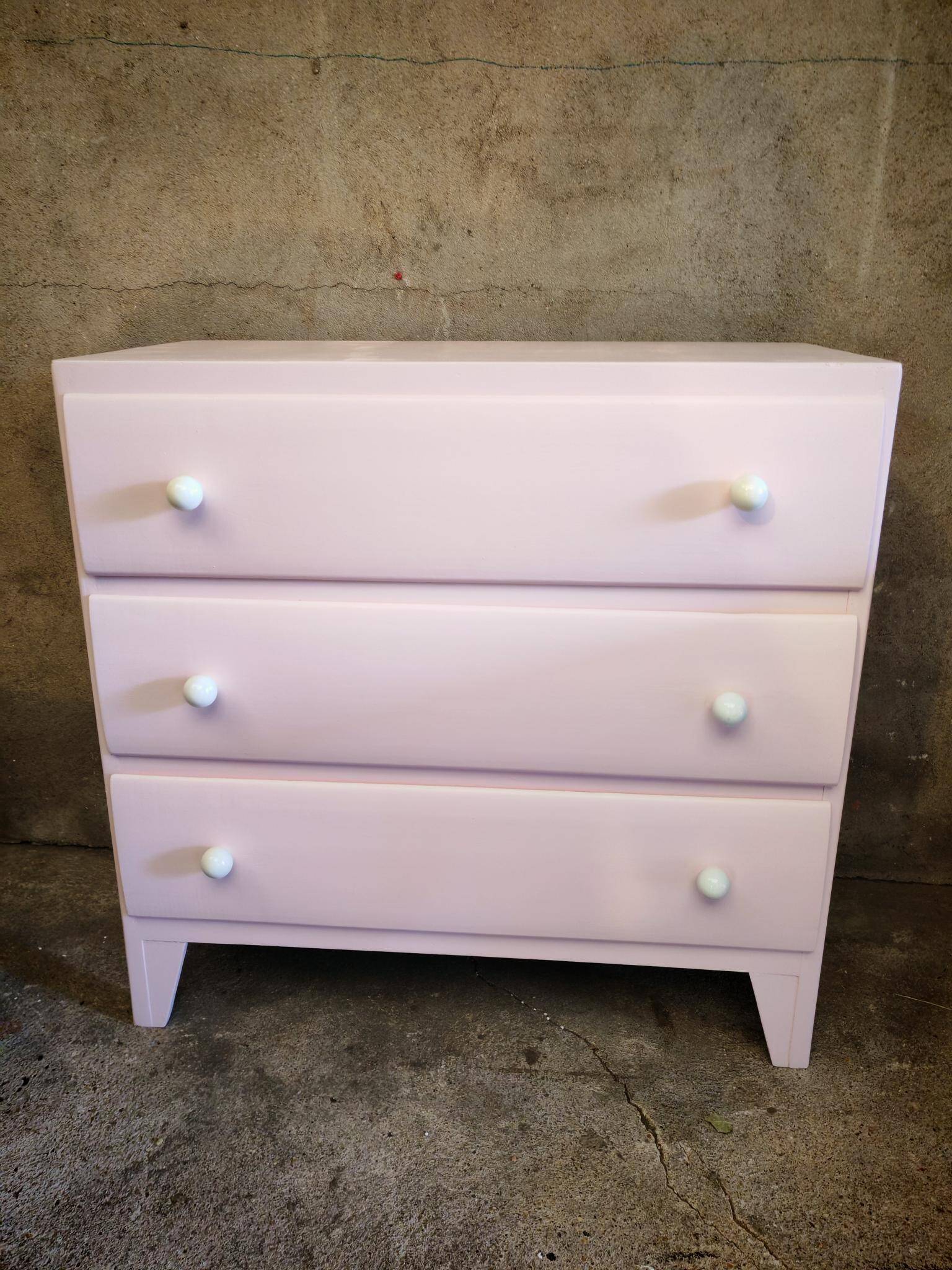 Commode rose poudré