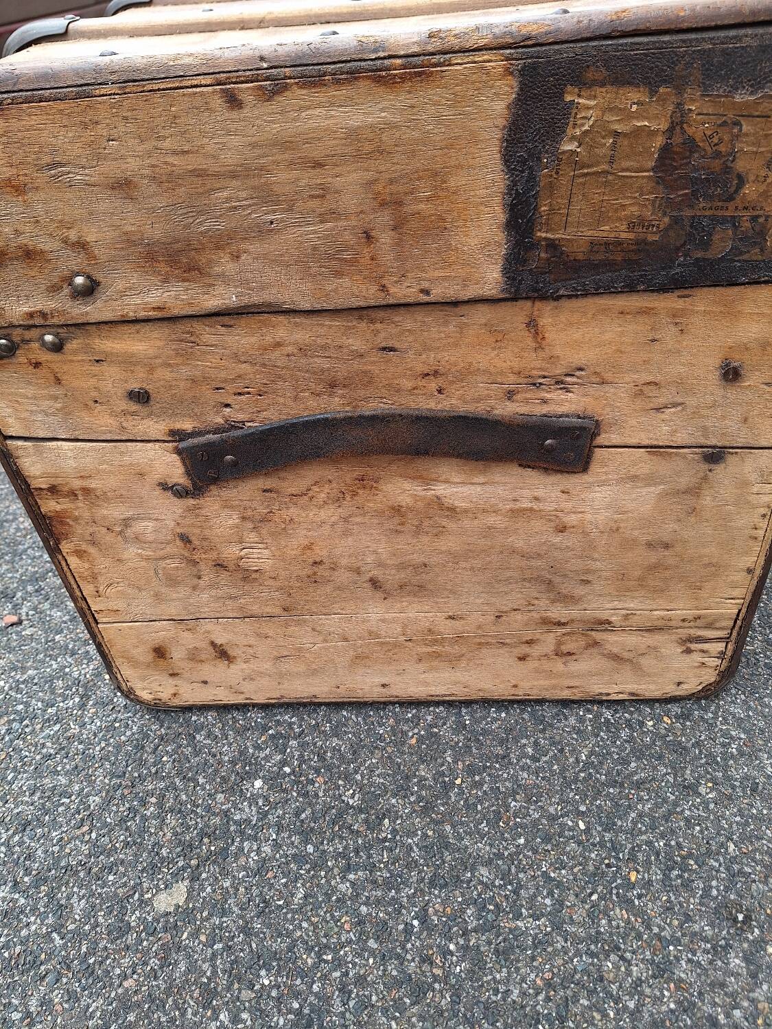 Wooden chest/box
