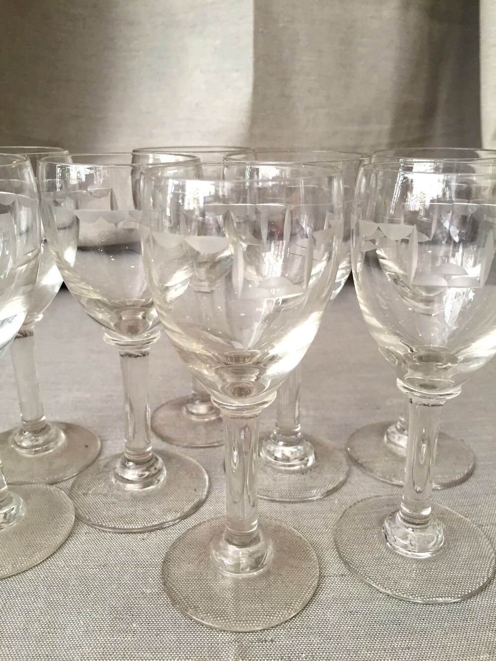 Suite of 8 engraved glass drip glasses from the 1930s 1940s