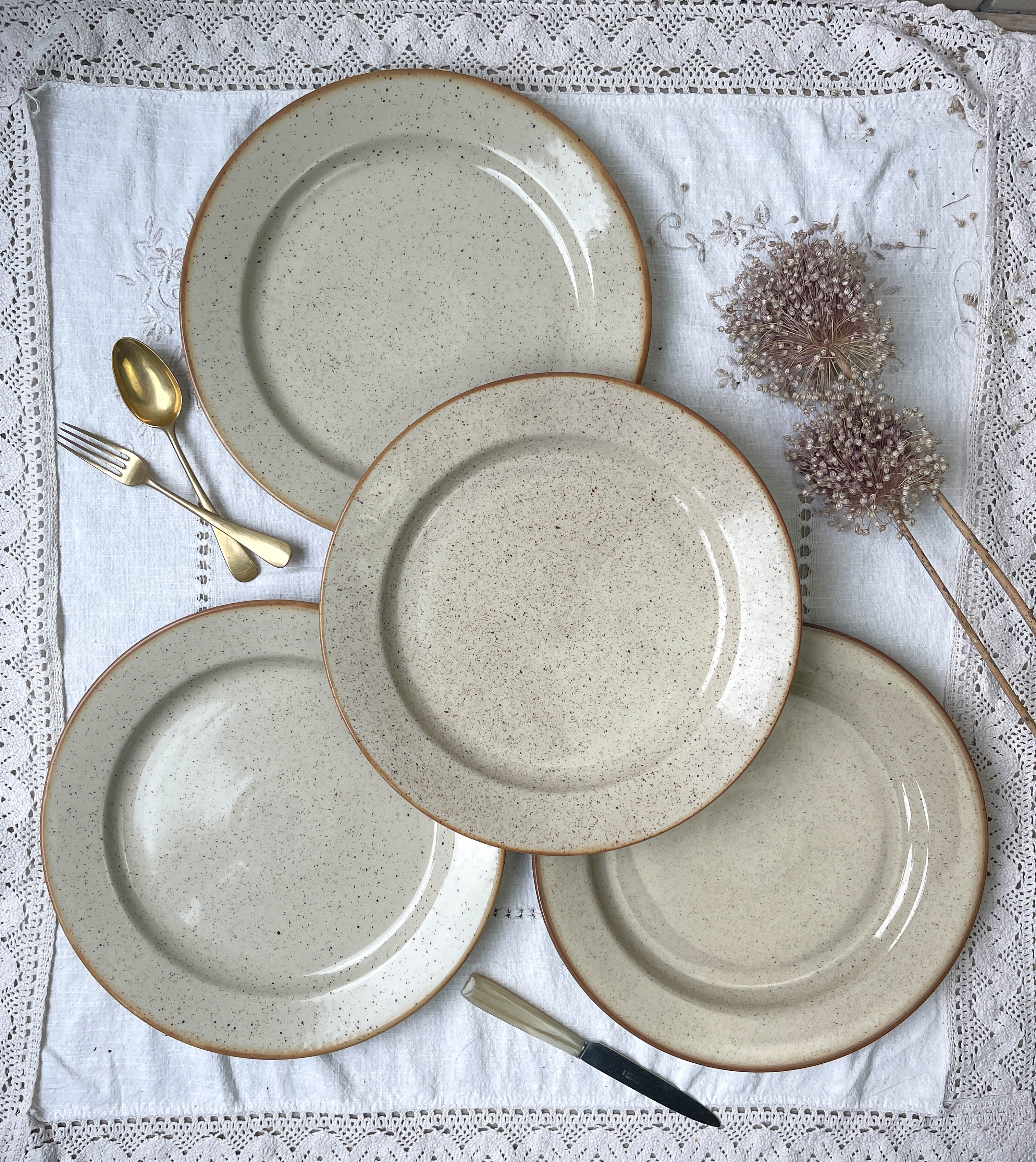 Round dish in tulowice speckled sandstone
