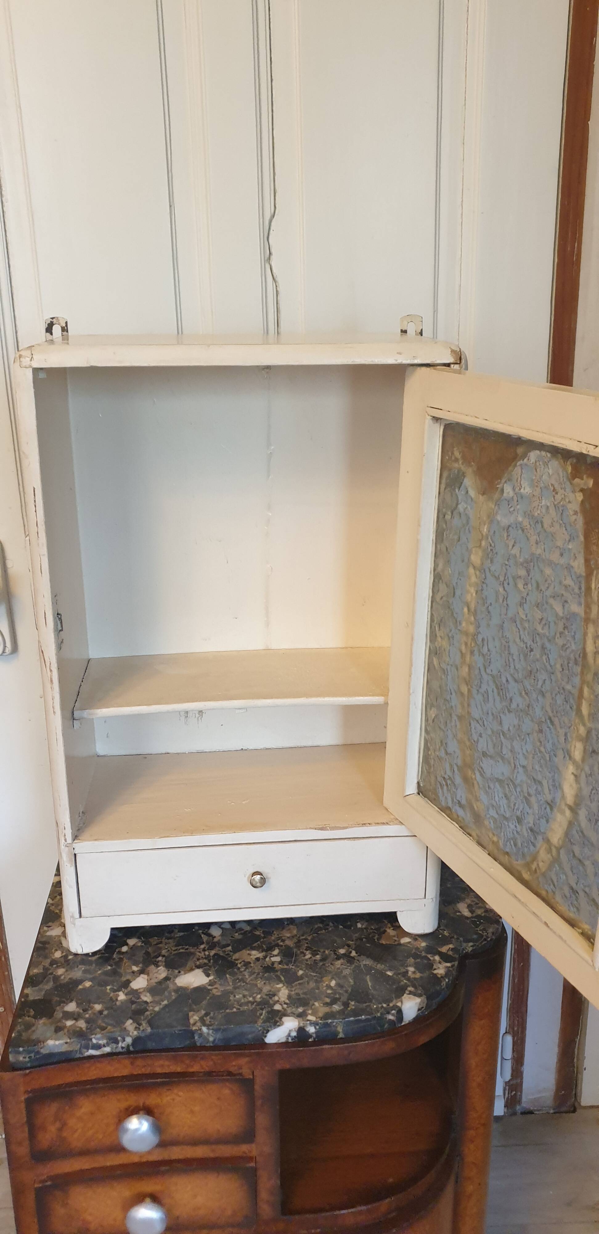 Medicine cabinet