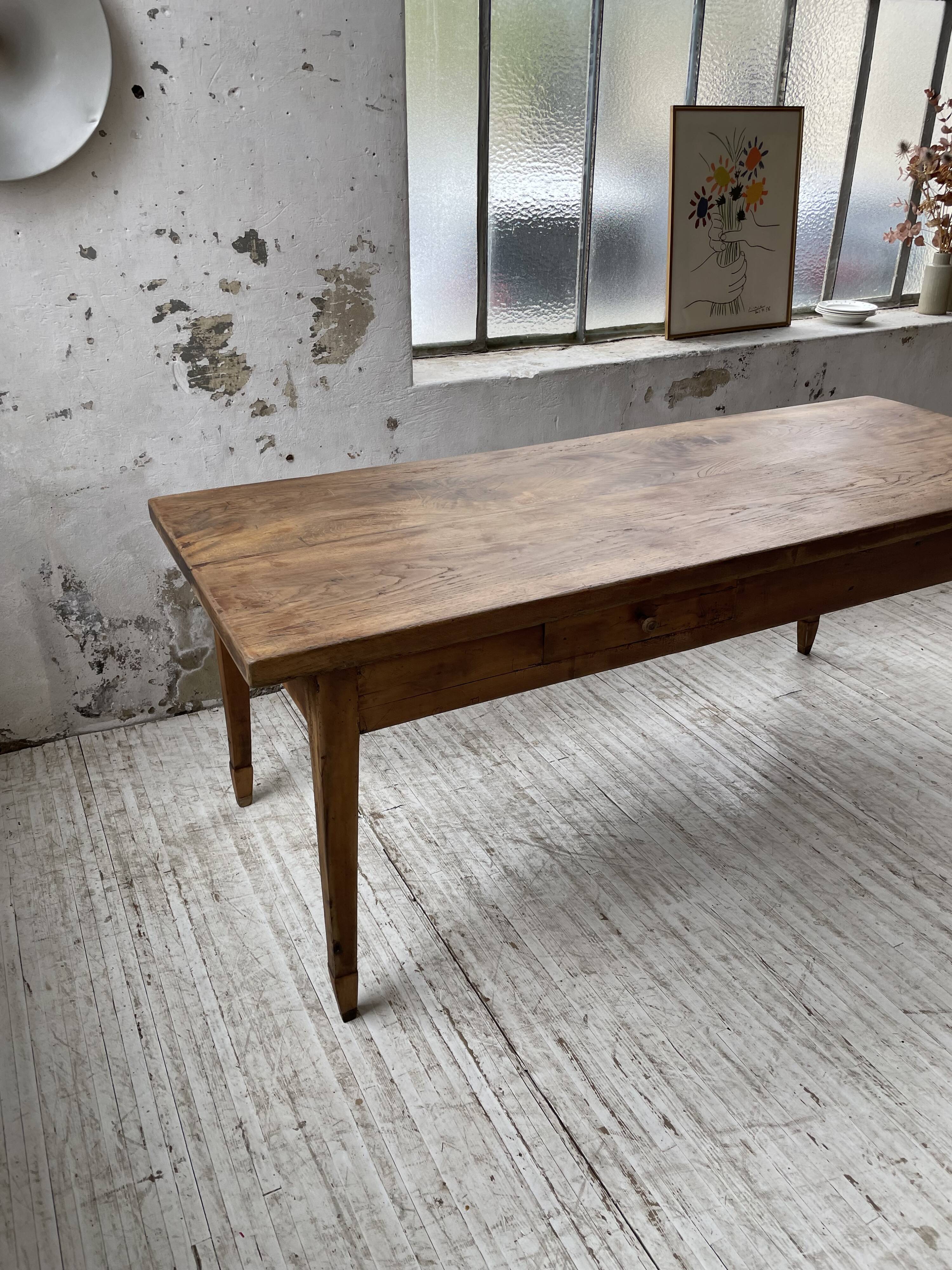Farmhouse table in oak and walnut 2m