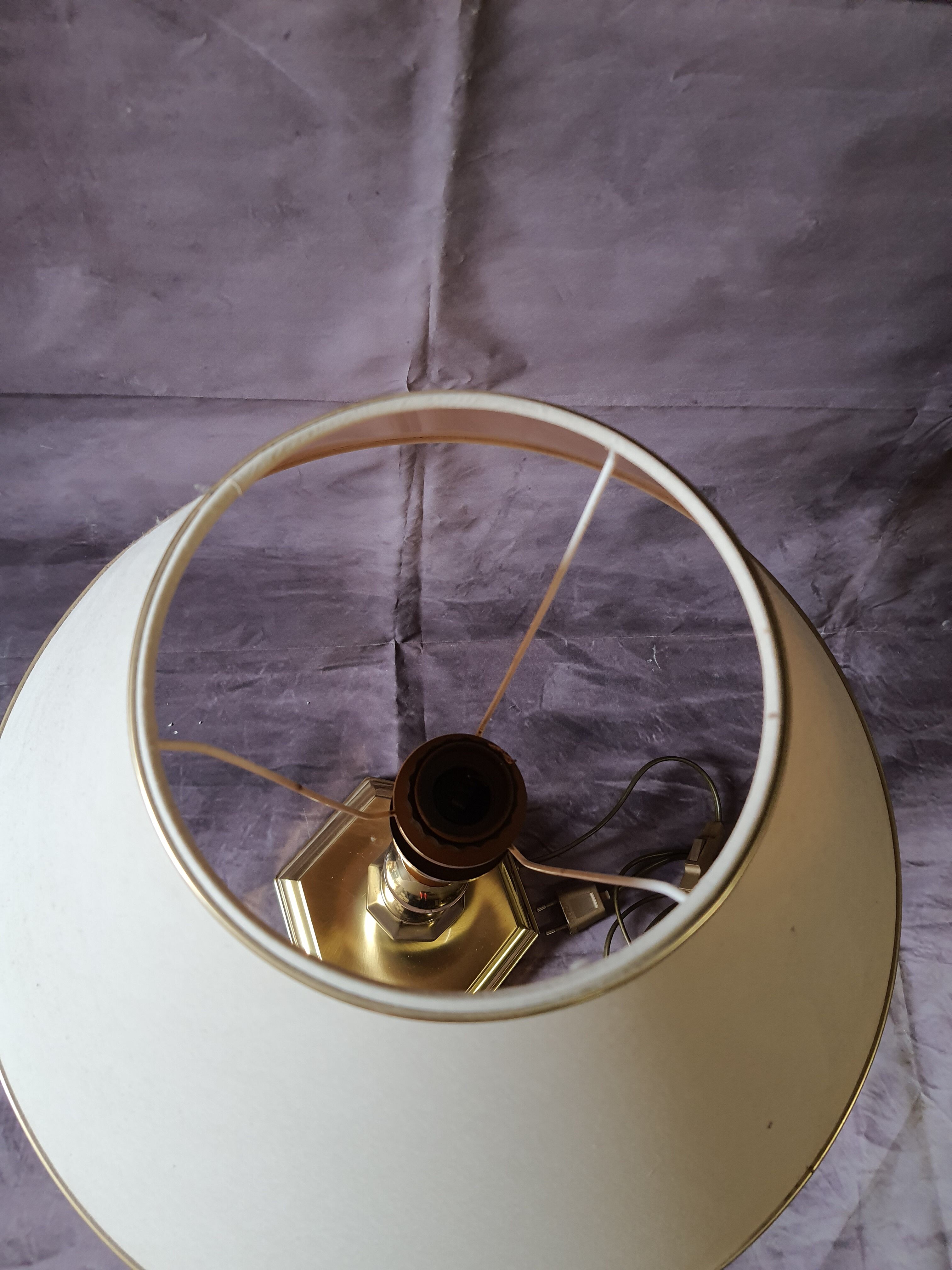 Table lamp