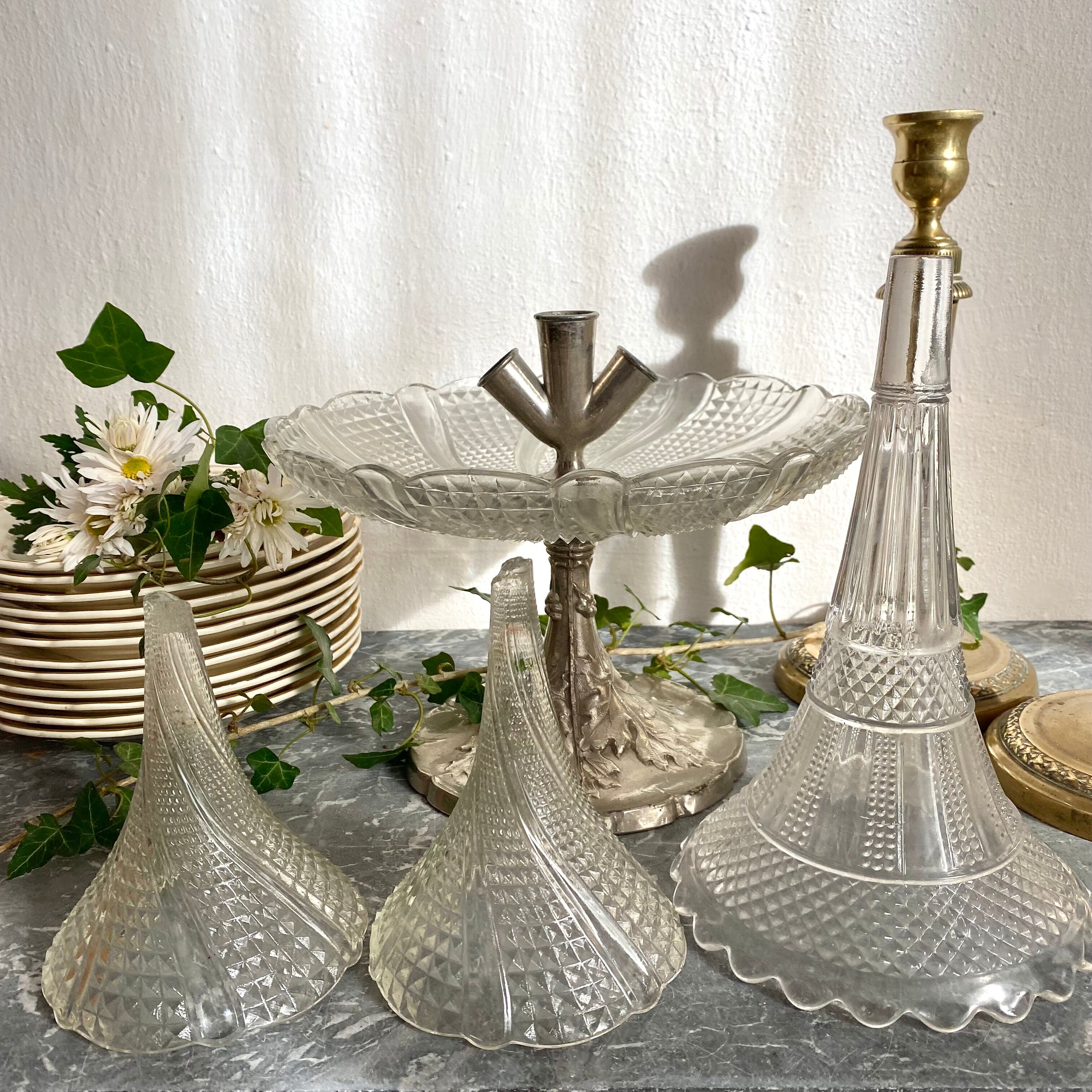 Center table tulip tree vases cornets