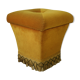 Pouf coffre vintage velours ocre et passementerie