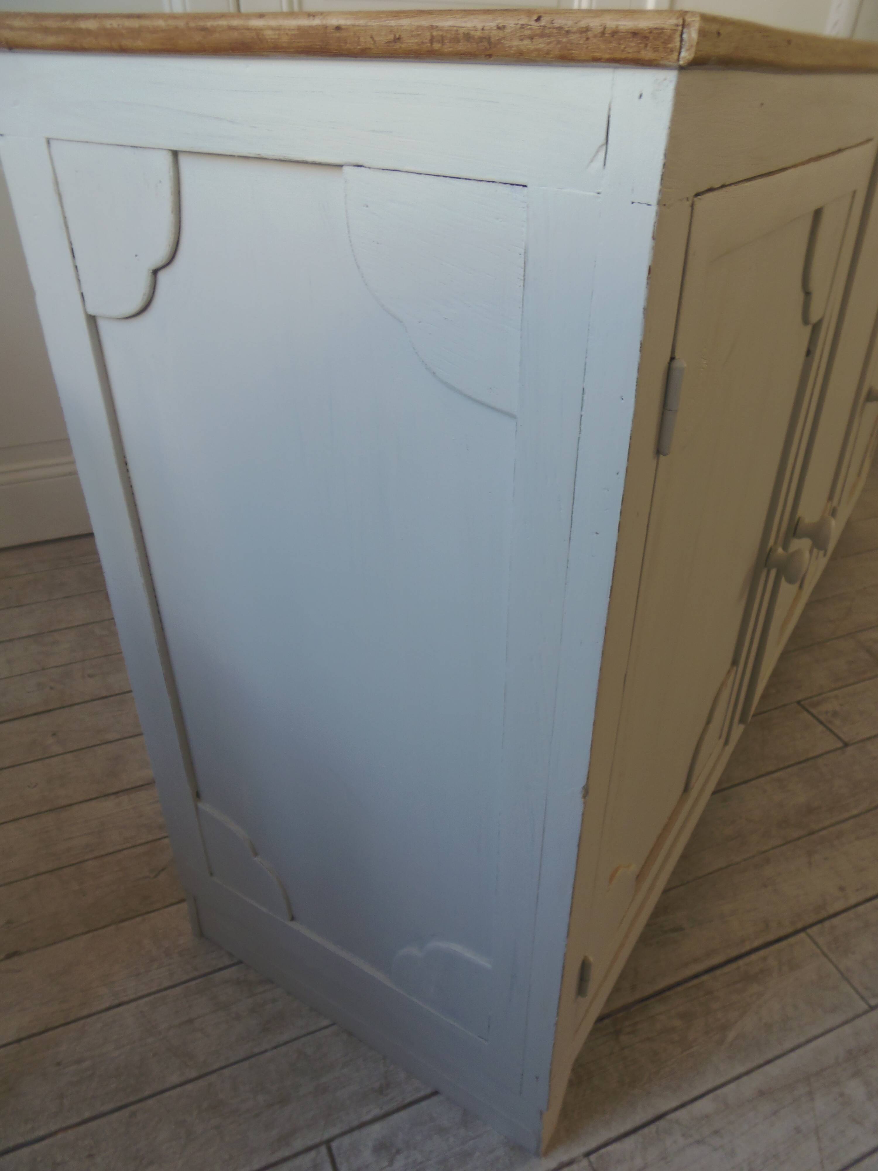 Vintage low sideboard with 3 doors, pearl gray patina, wooden top.