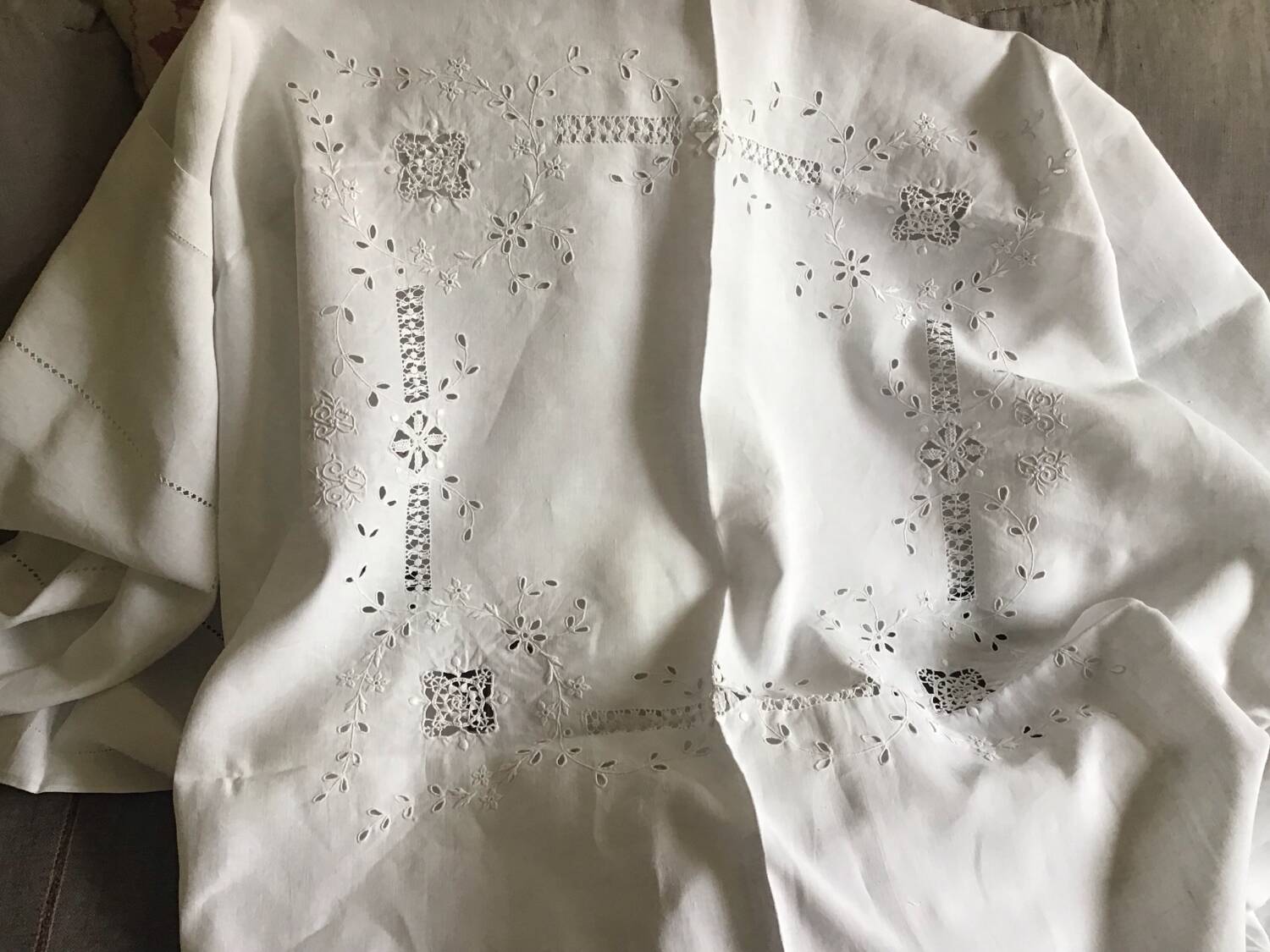 Nappe de réception en lin blanc BR 2mx2m10
