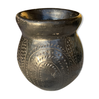Large black pot with silver highlights