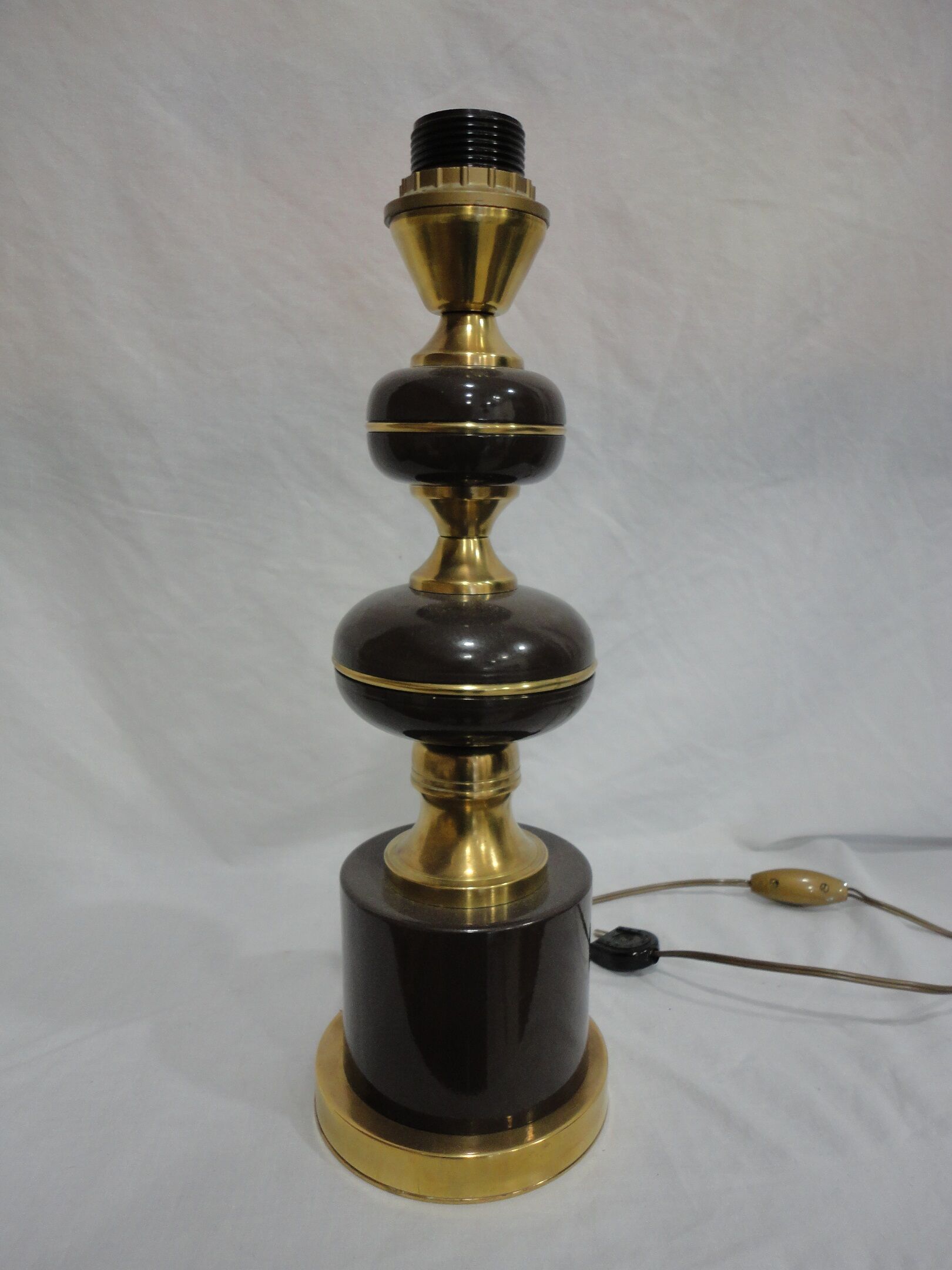 Vintage 70s lamp, painted metal and brass