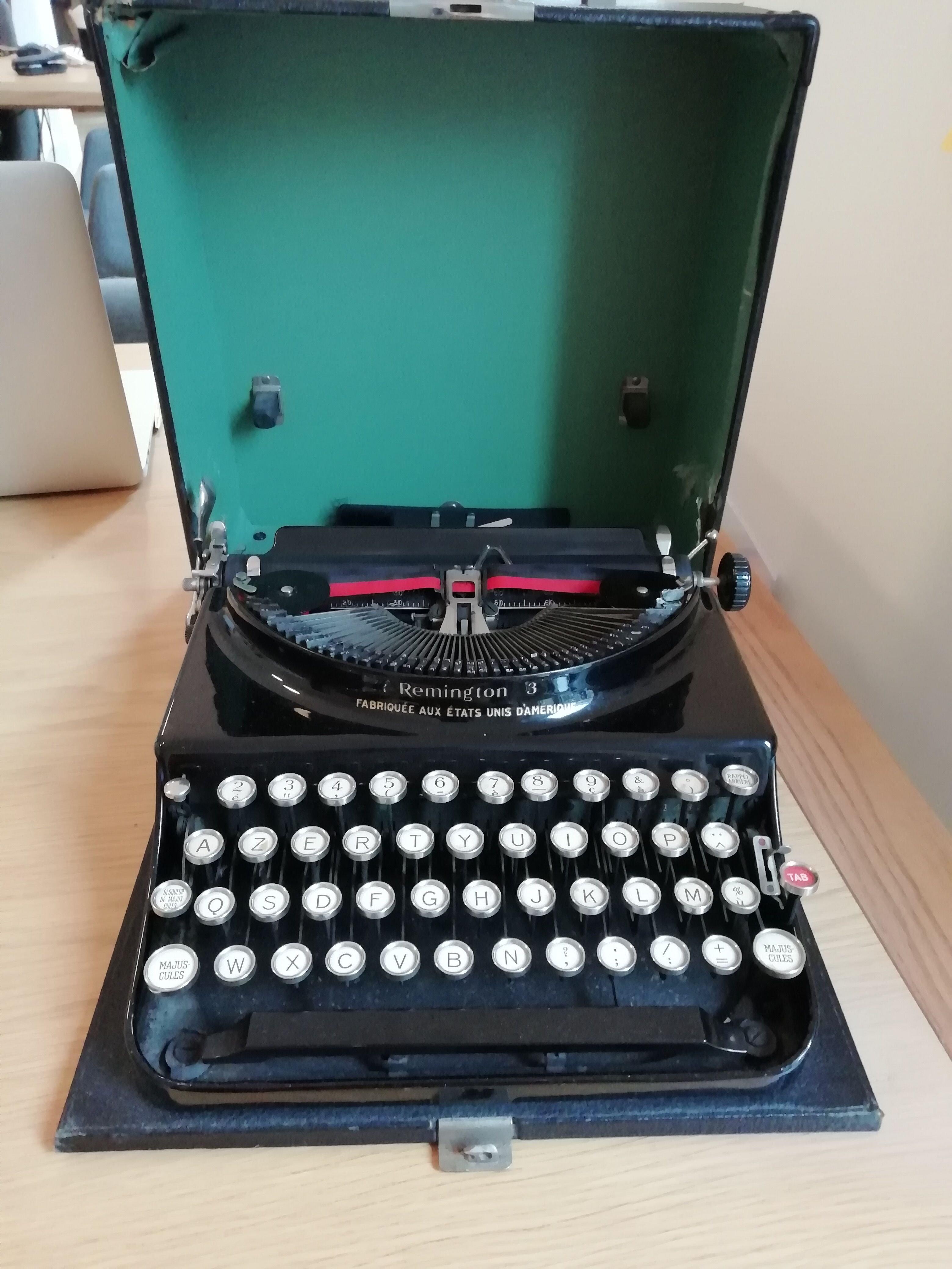 Typewriter Remington portable 3