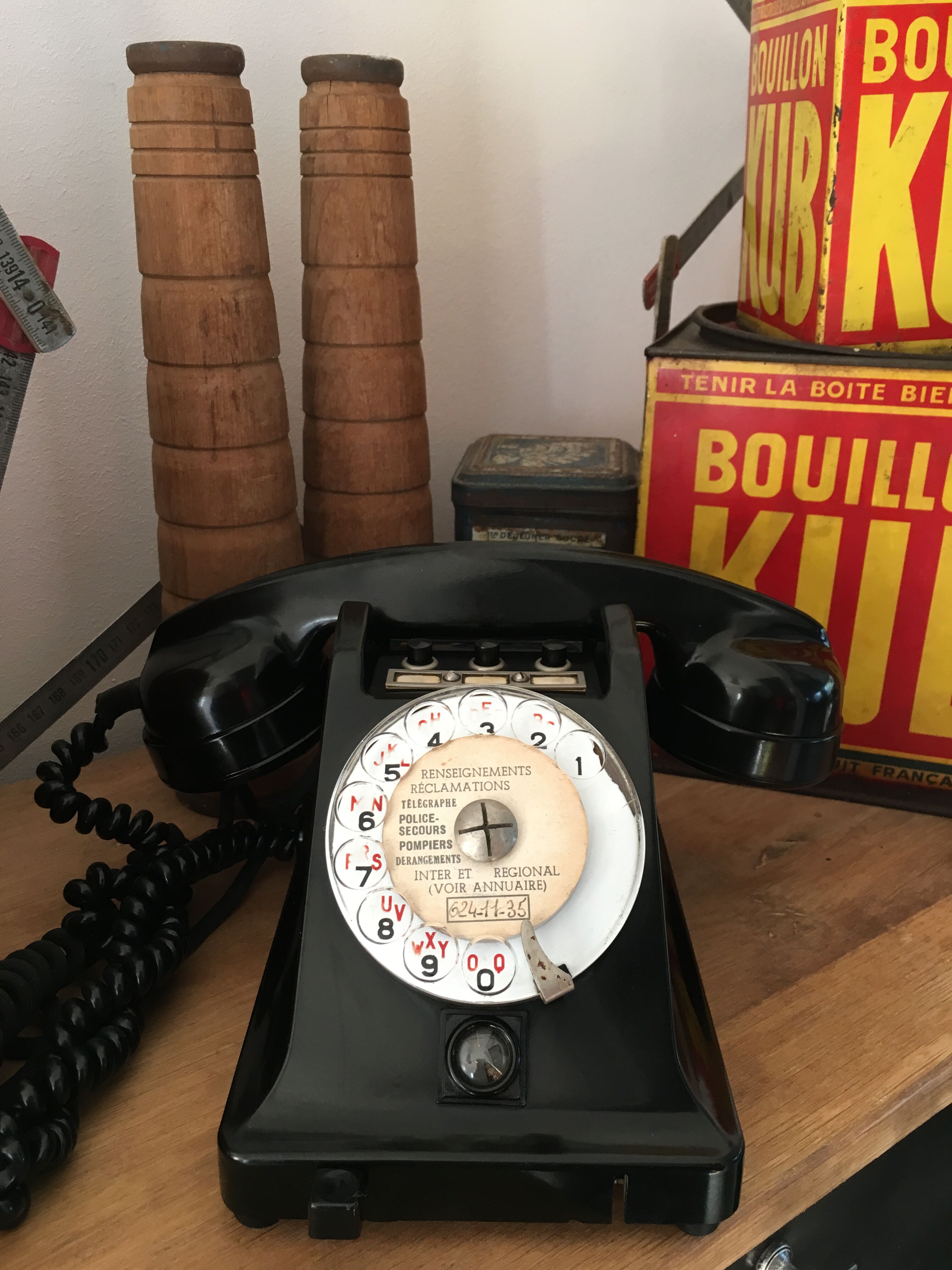 Telephone black bakelite littré