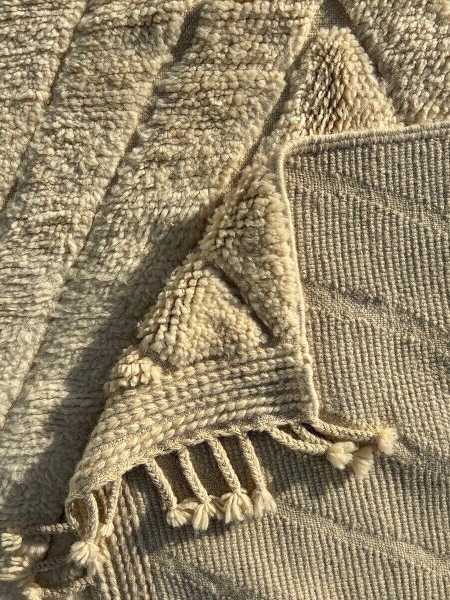 Moroccan Berber rug Beni Ouarain in beige wool