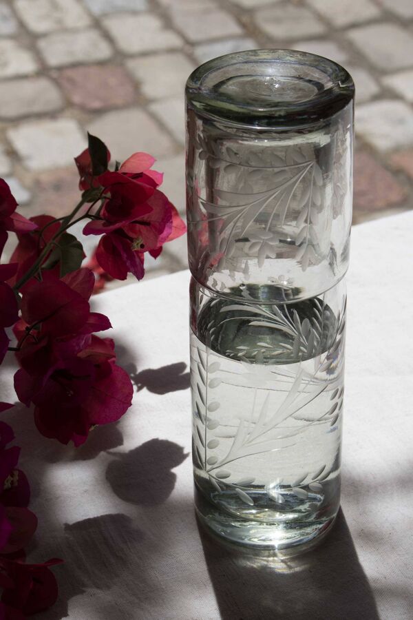 Carafe et verre en verre soufflé et gravé