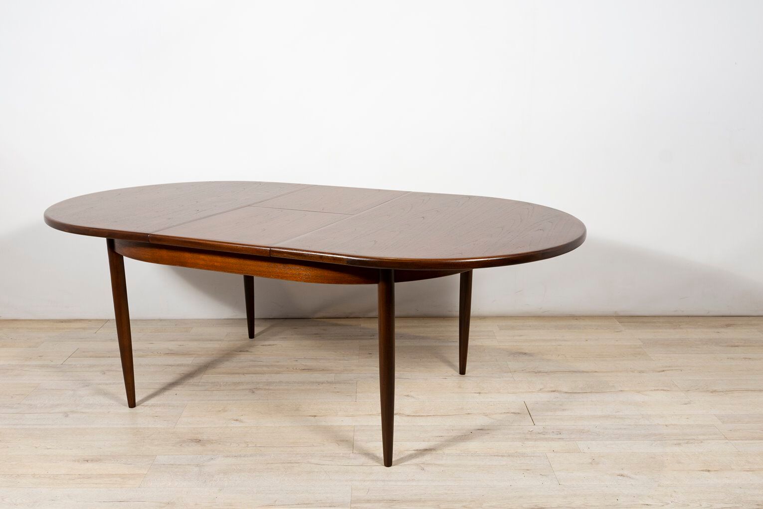 Mid-Century Teak Oval Dining Table from G-Plan, 1960s