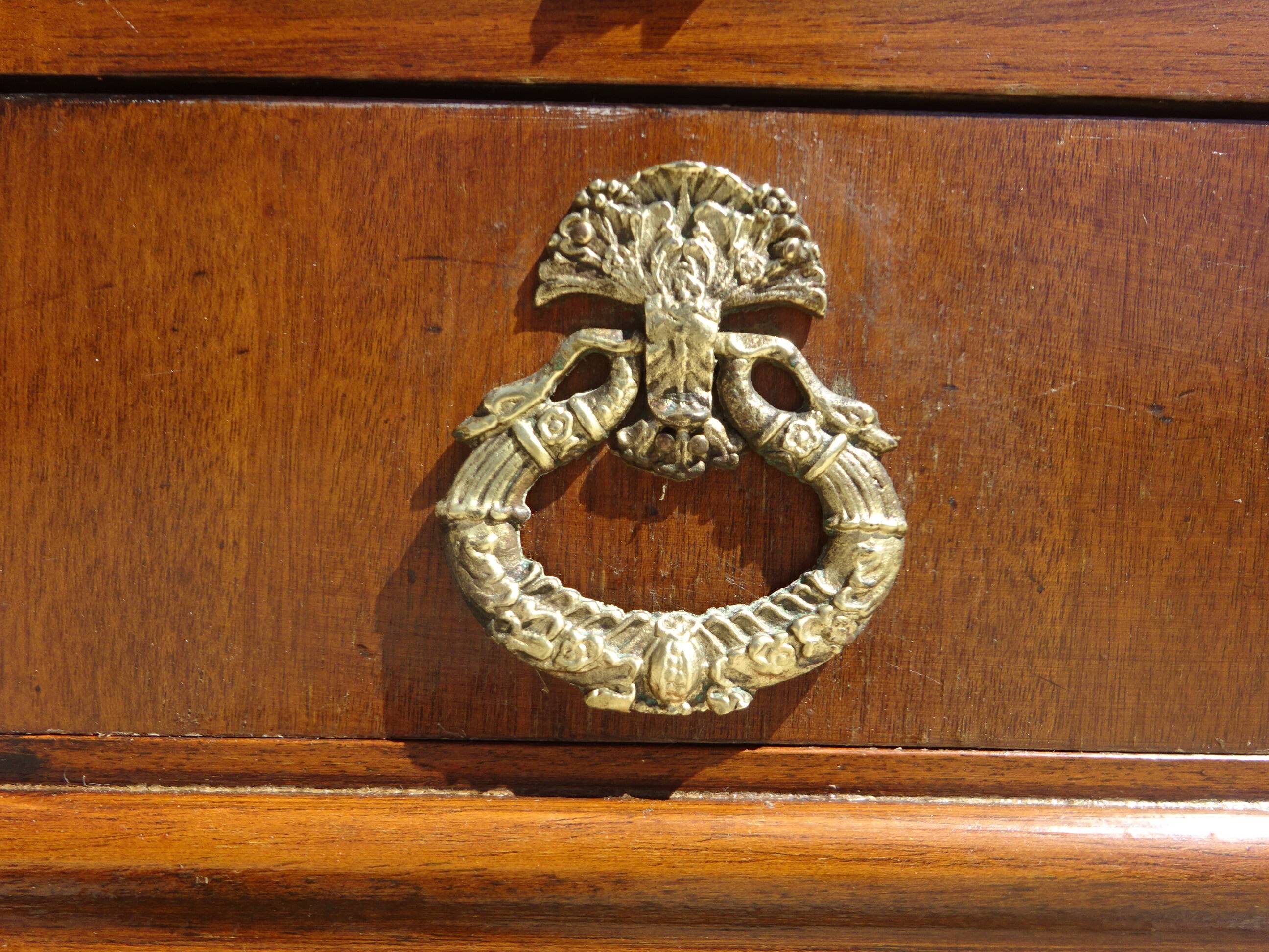 Commode 4 tiroirs, jolies poignées dorées